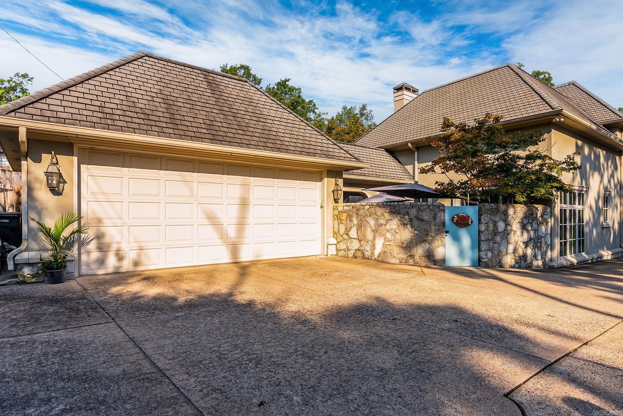 NEWTONS - Residential