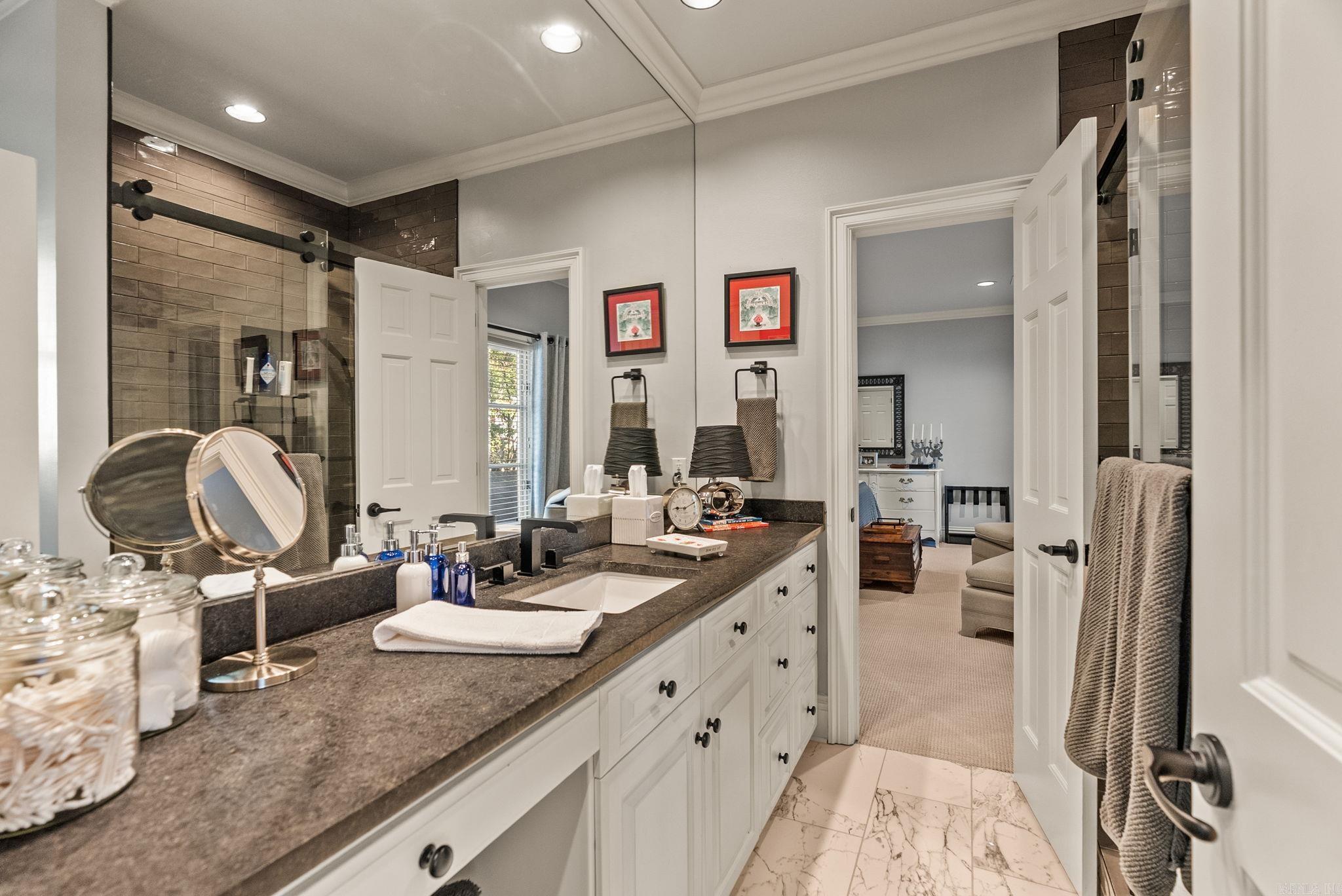 NEWTONS - Residential