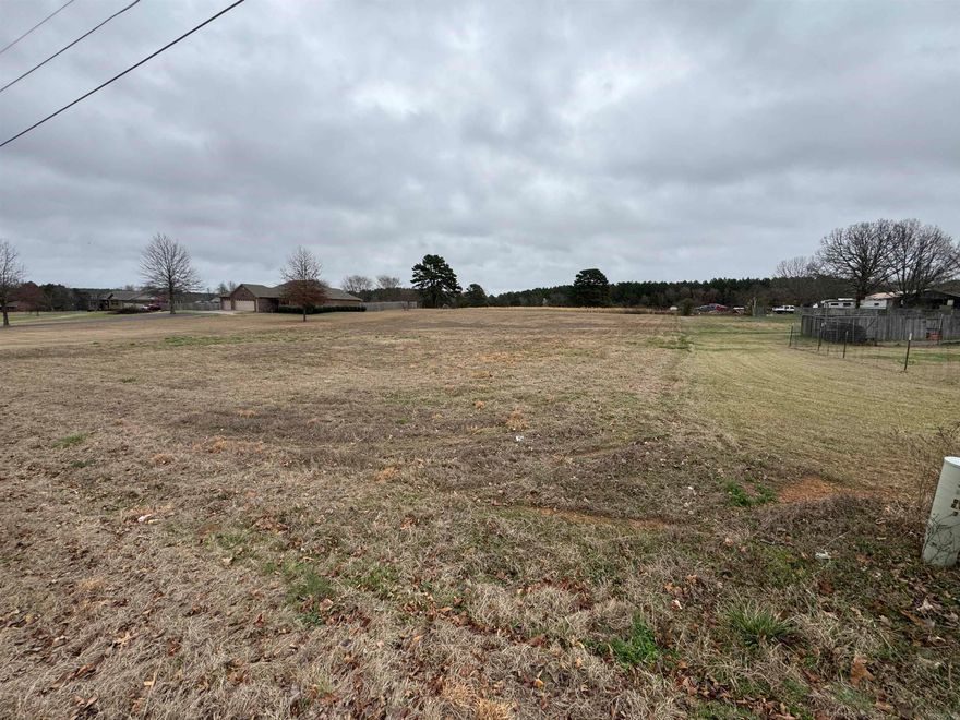 Build your dream home lot on one of the nicest lots in Guy. Located in a beautiful neighborhood, this spacious lot has everything you could want to call home. Enjoy small town living while still being close to everything you could need in the "big city." Come check out this lot today, you wont be disappointed.