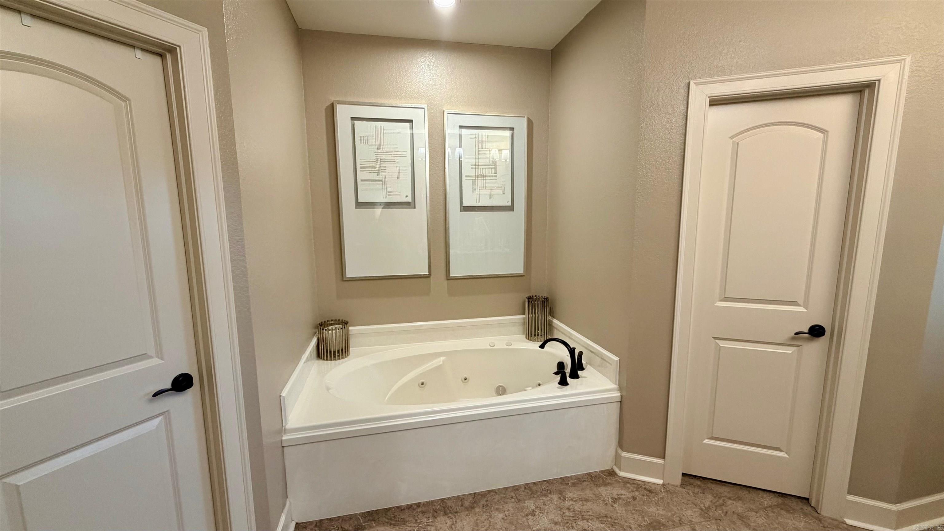 HUNTINGTON ESTATES - Residential