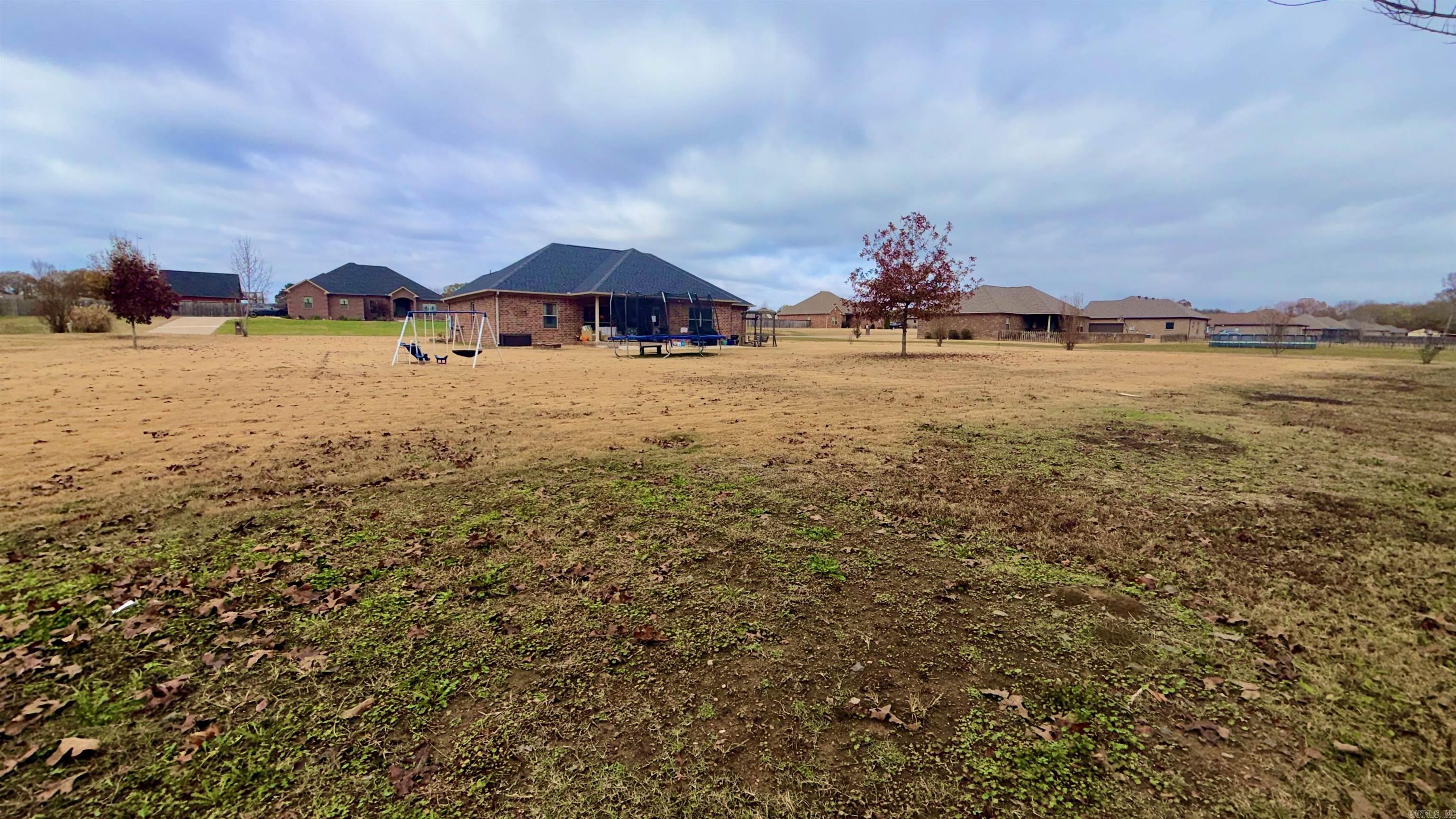 HUNTINGTON ESTATES - Residential