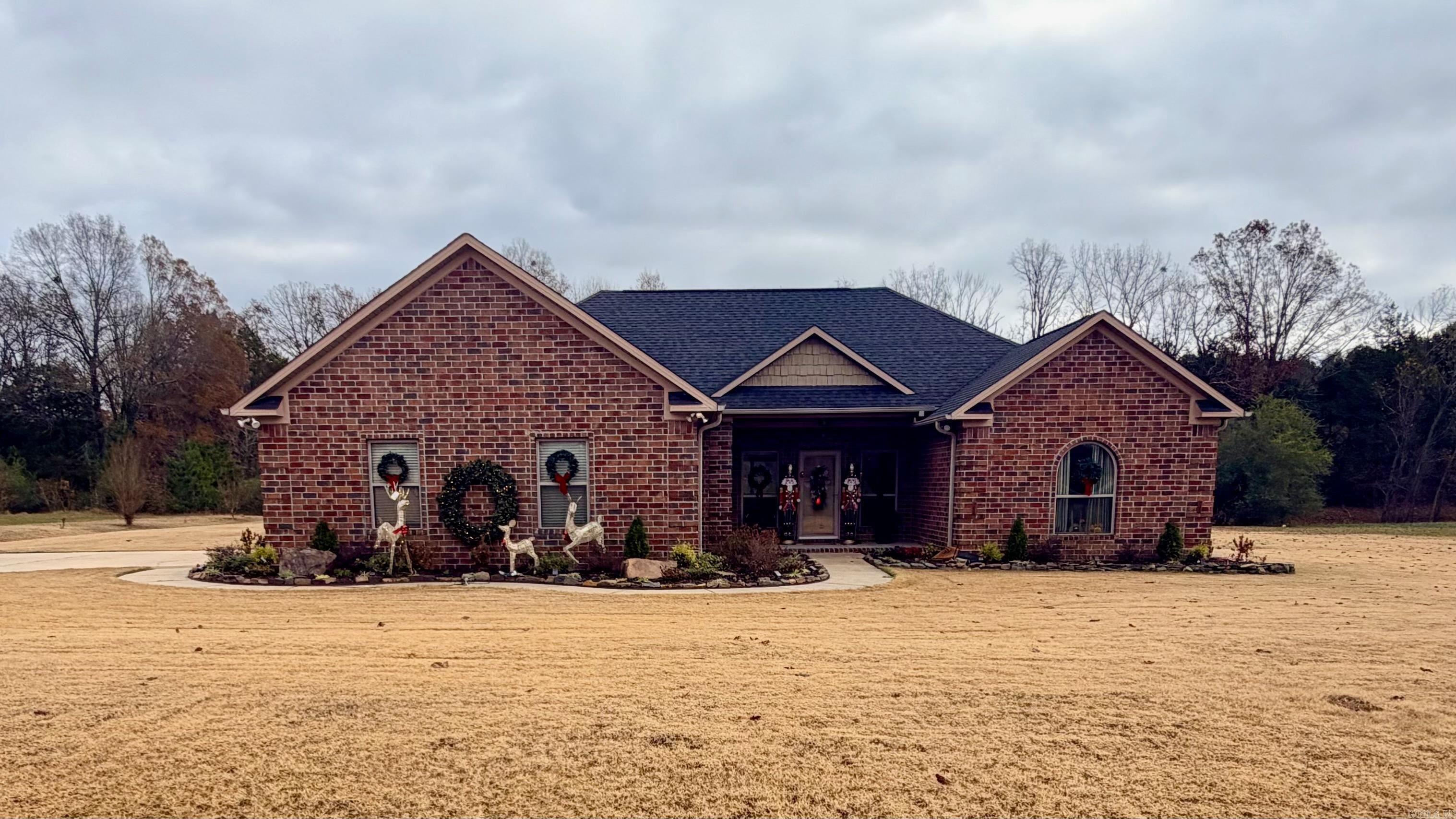 HUNTINGTON ESTATES - Residential