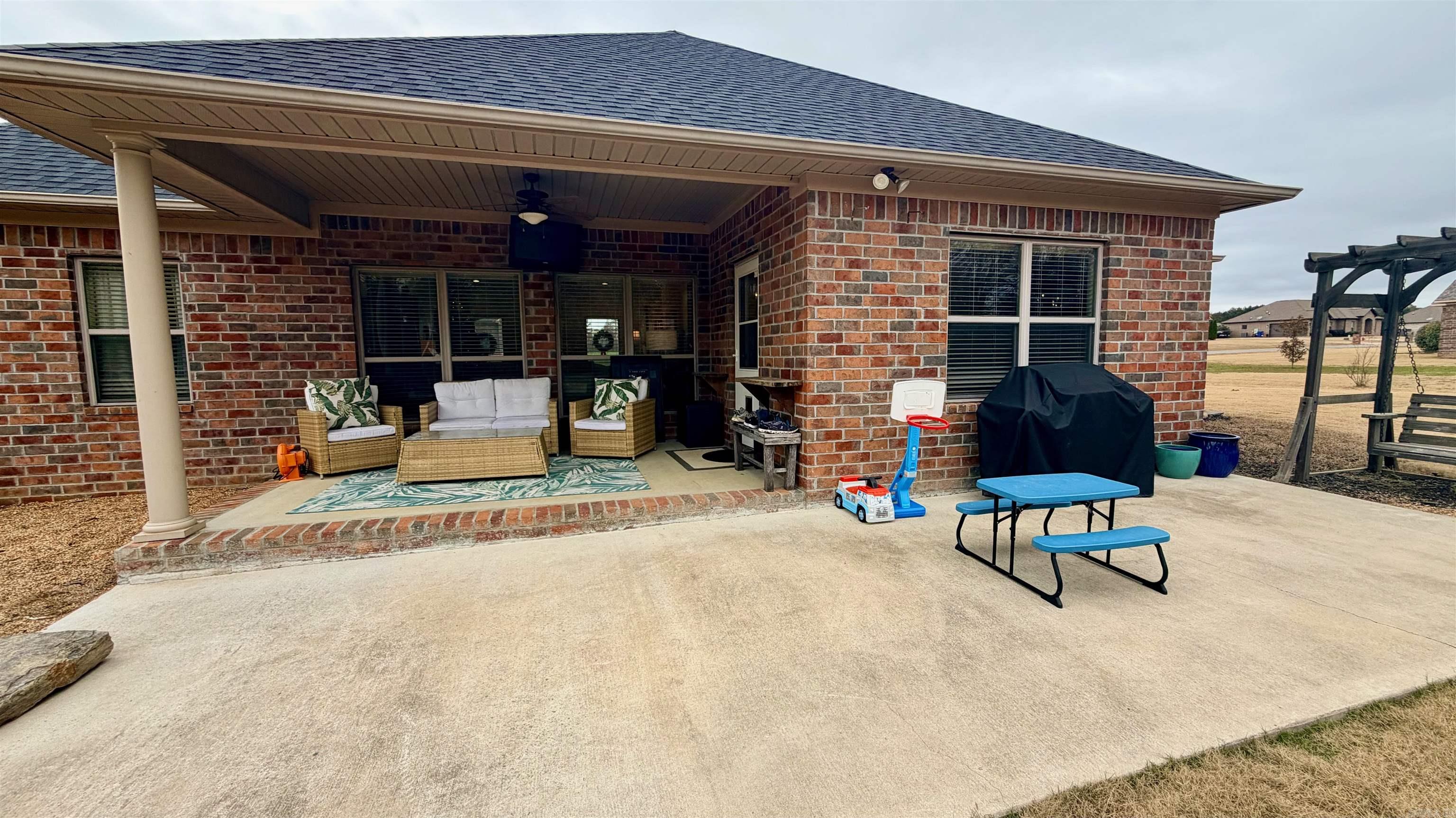 HUNTINGTON ESTATES - Residential