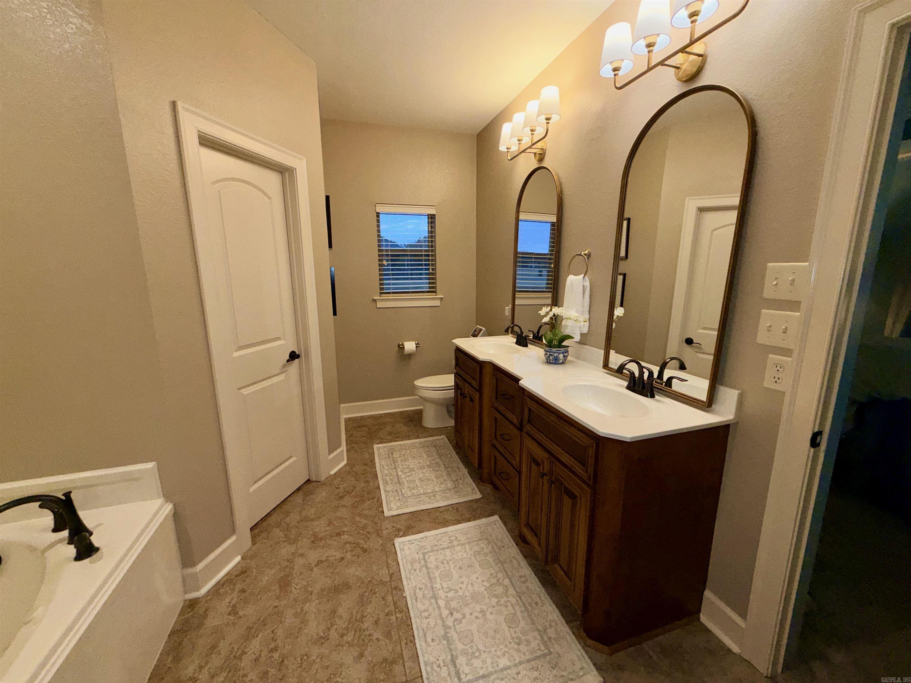 HUNTINGTON ESTATES - Residential