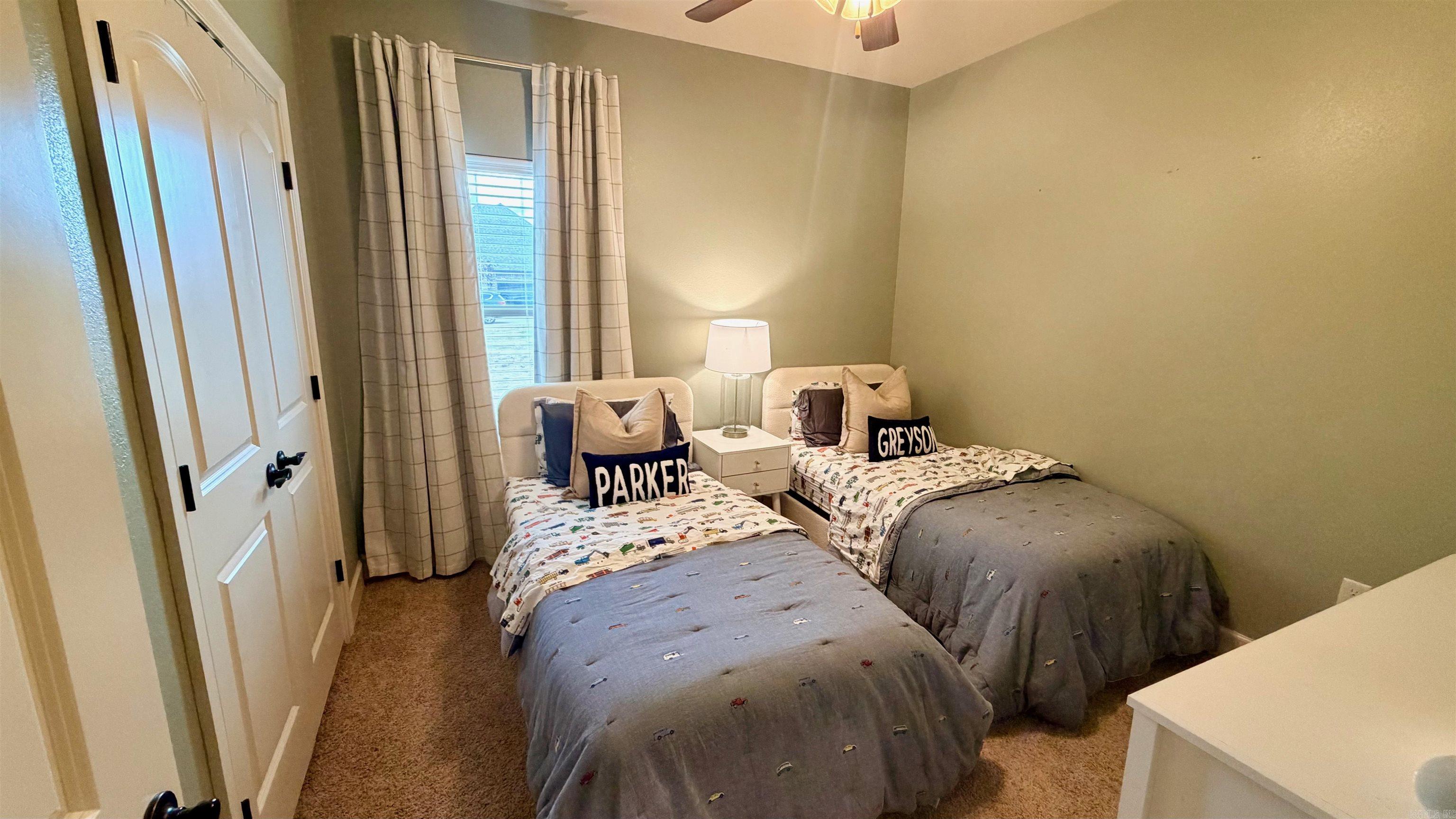 HUNTINGTON ESTATES - Residential