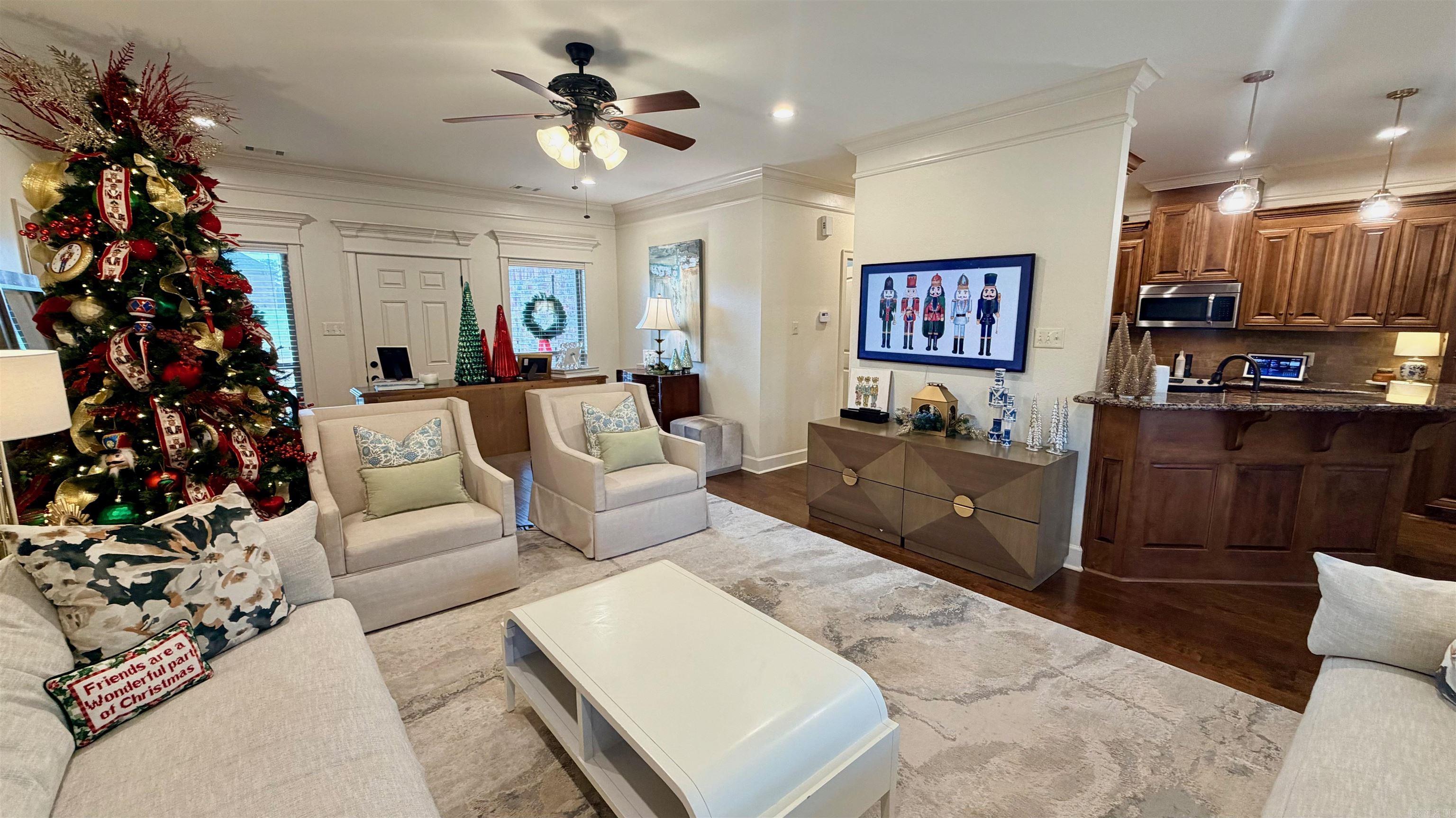 HUNTINGTON ESTATES - Residential