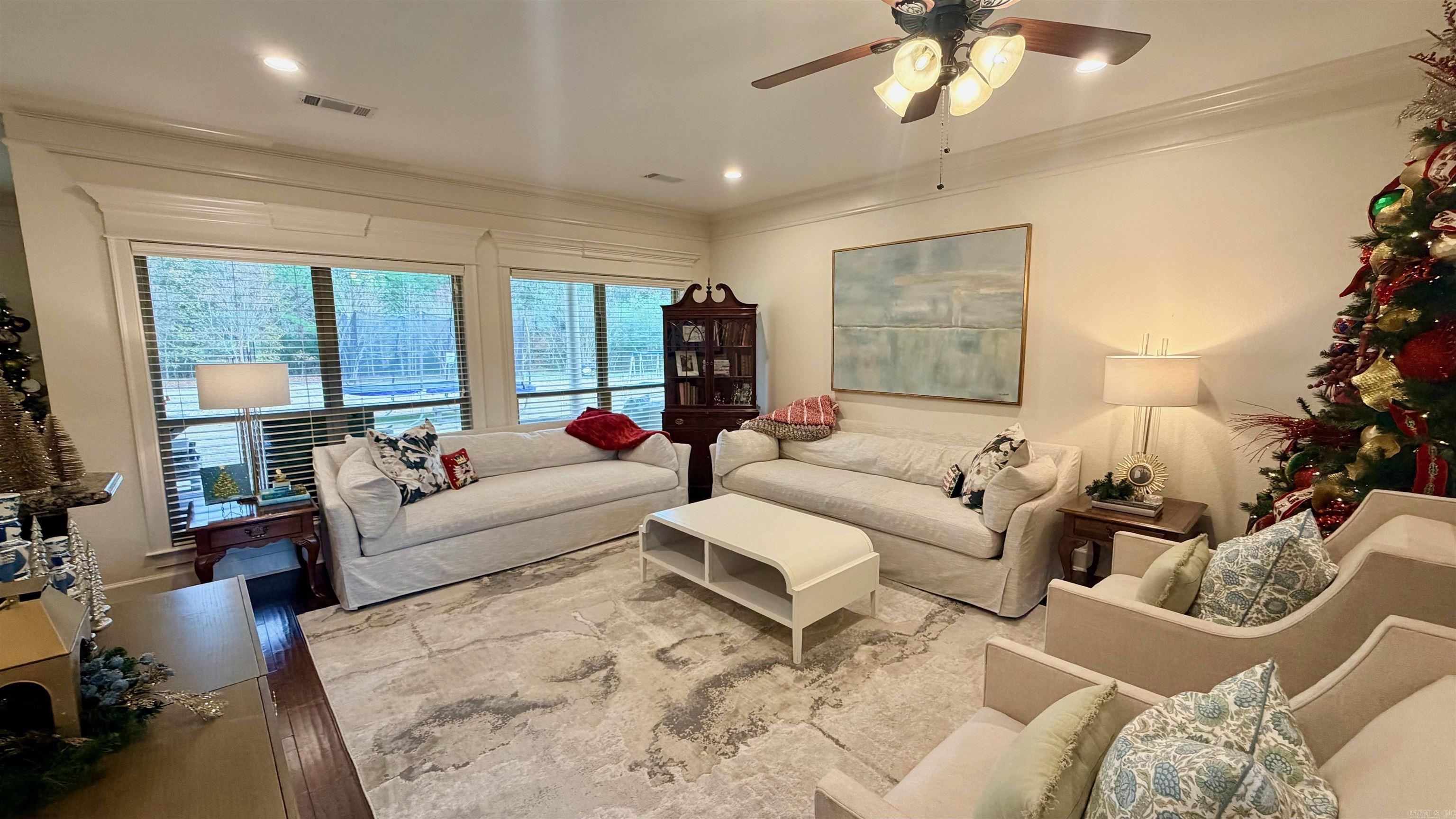 HUNTINGTON ESTATES - Residential