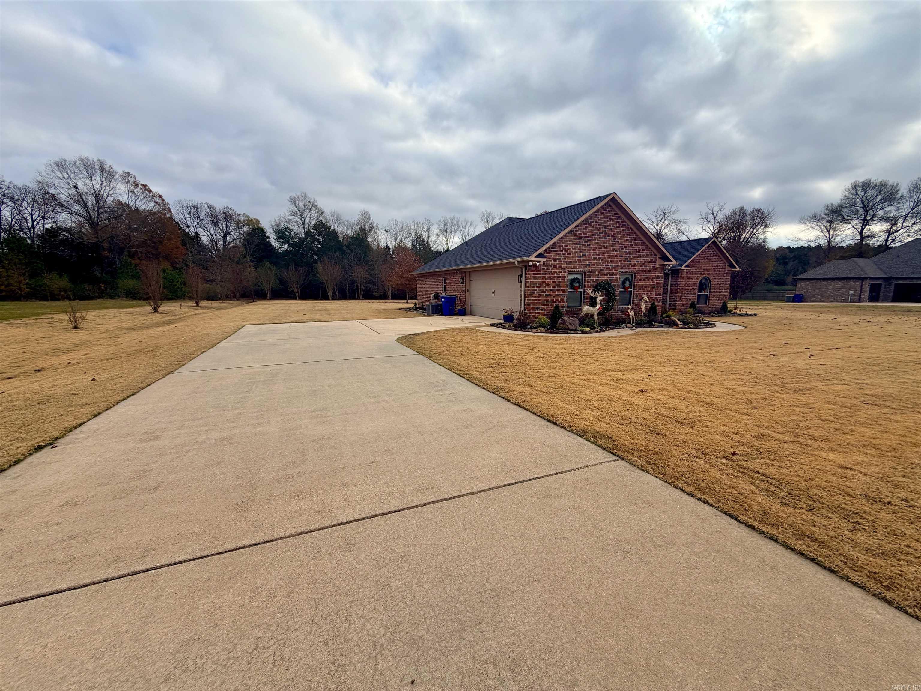 HUNTINGTON ESTATES - Residential