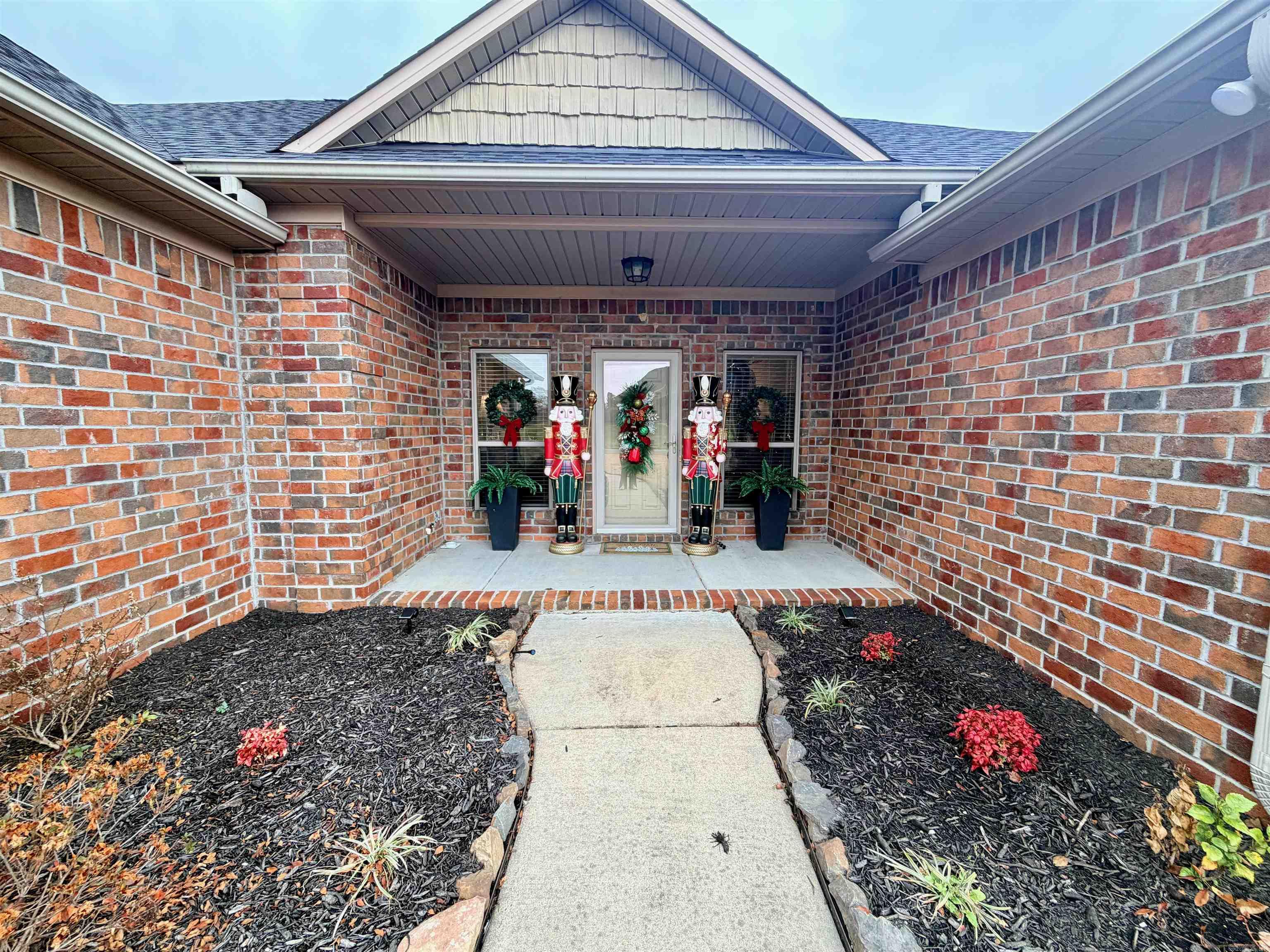 HUNTINGTON ESTATES - Residential