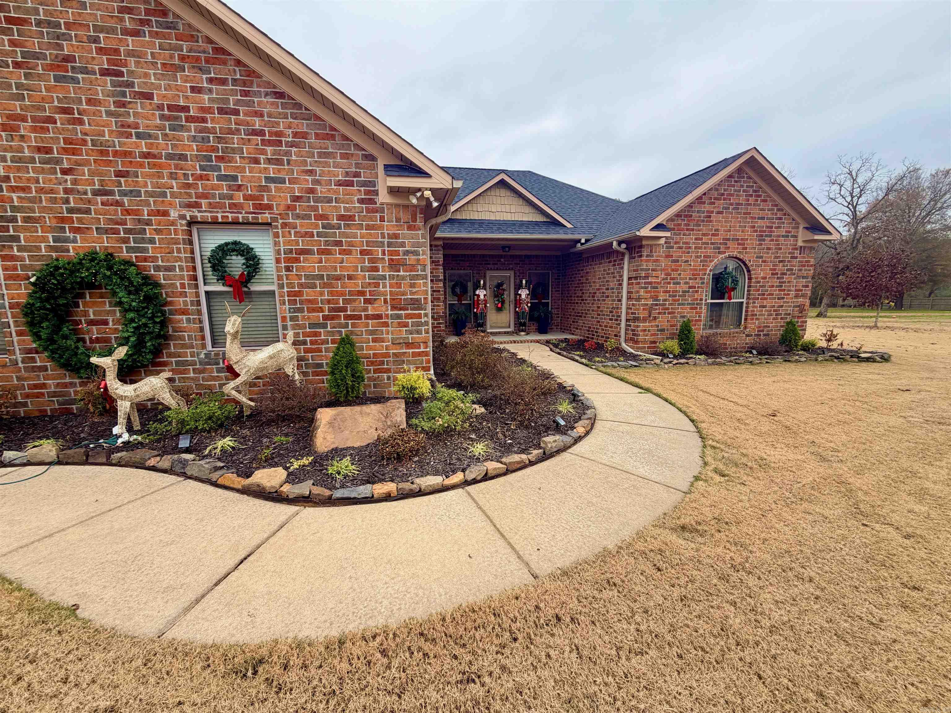 HUNTINGTON ESTATES - Residential