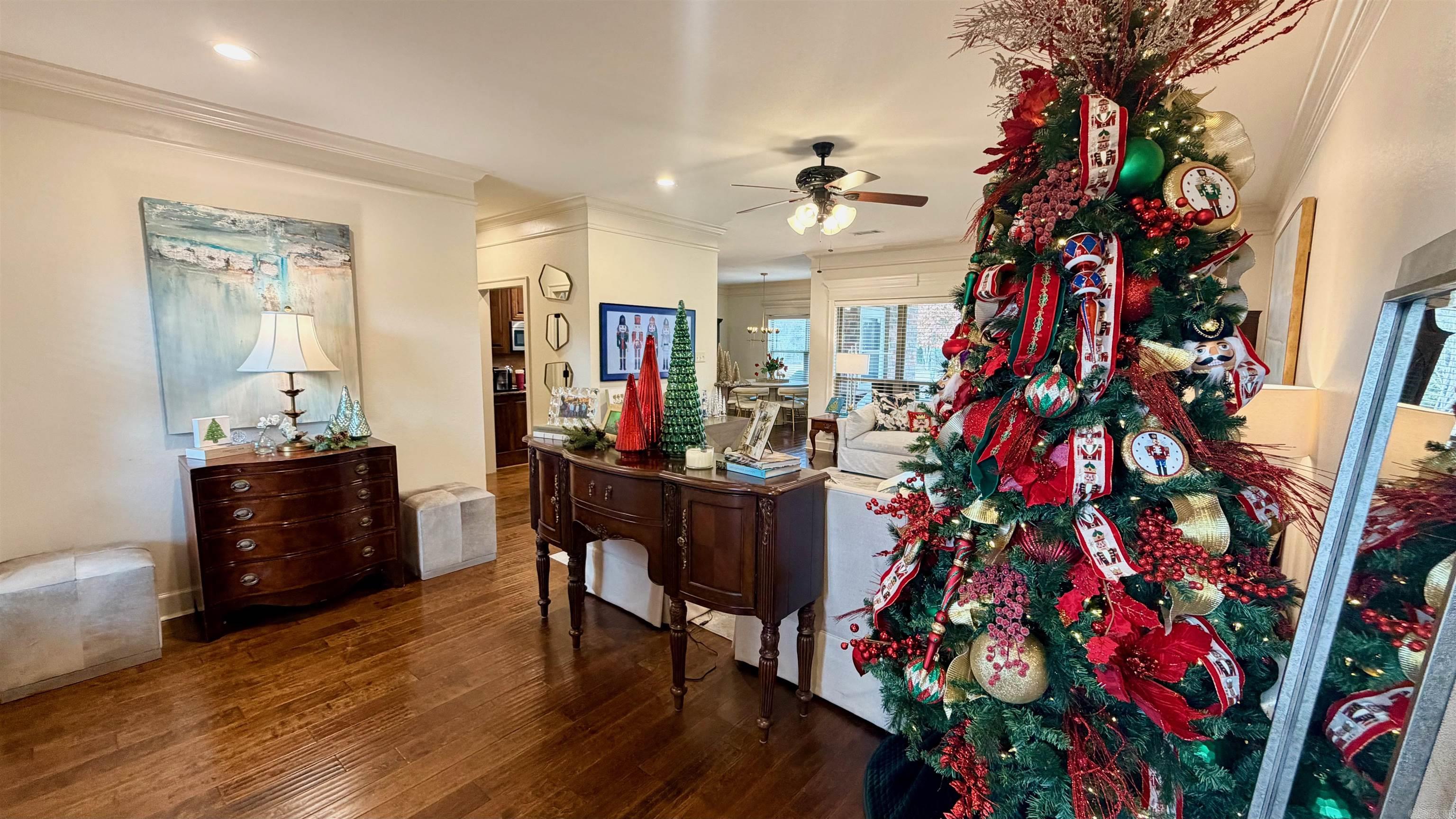 HUNTINGTON ESTATES - Residential