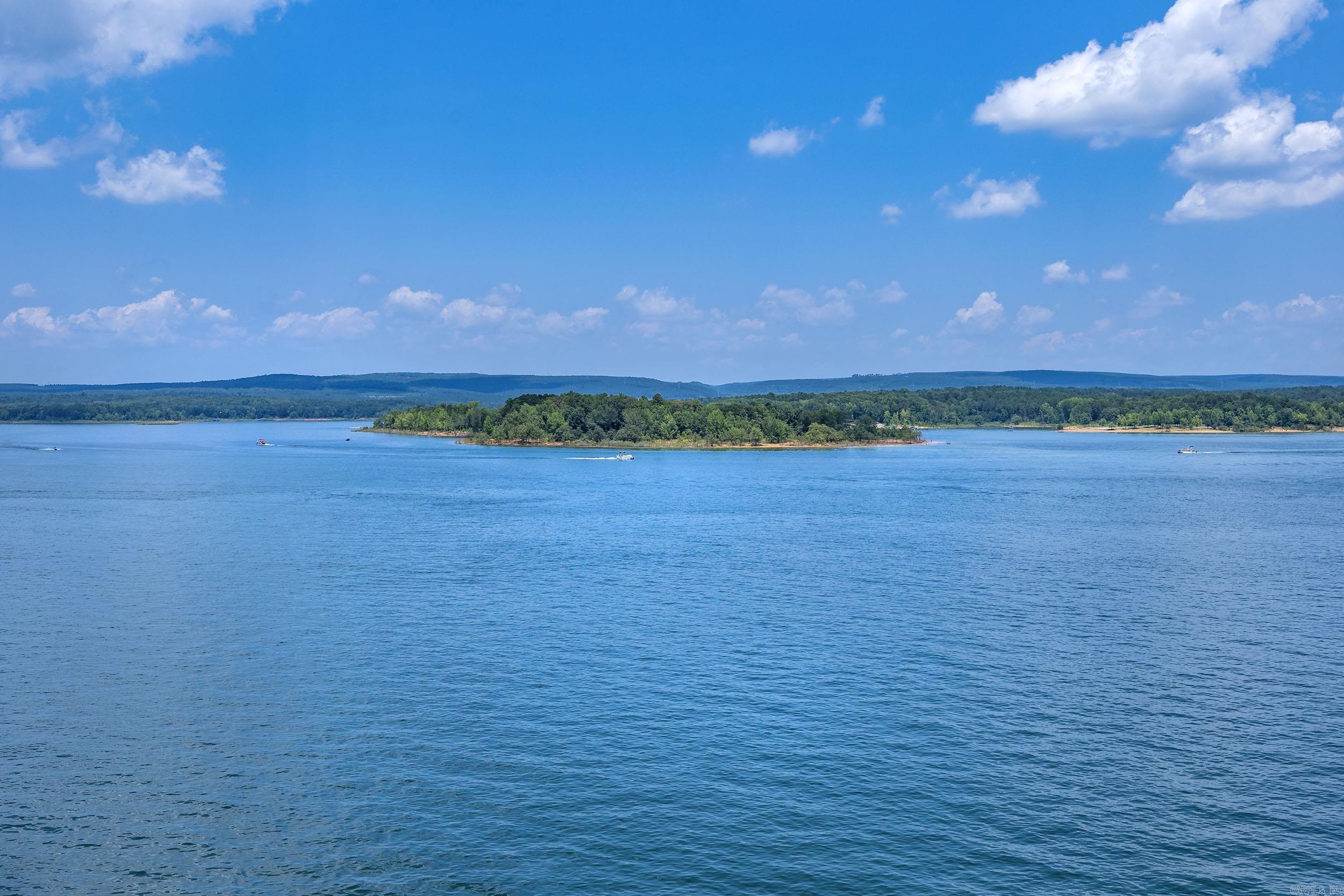 BRIARCLIFF - LAKE - Residential