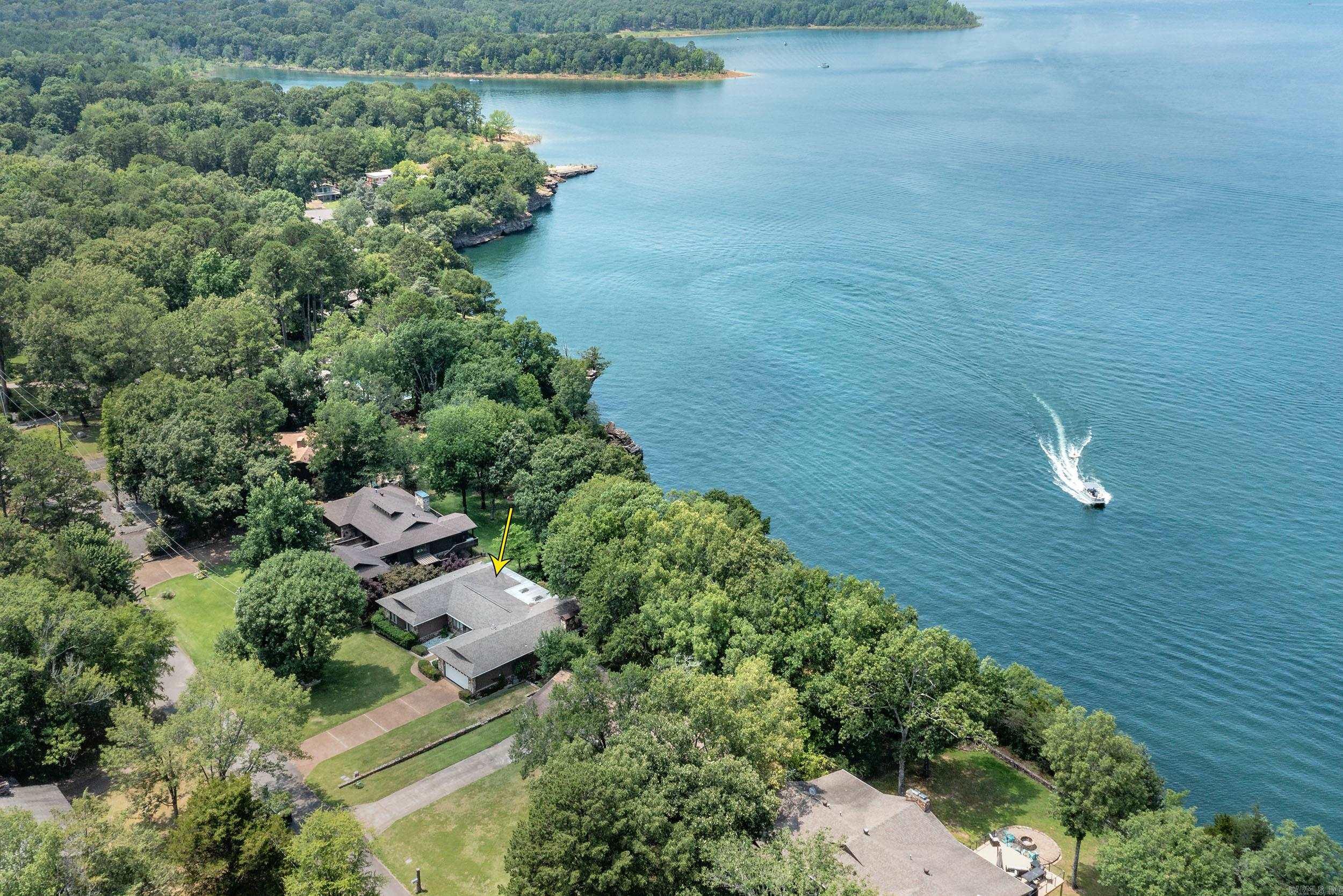 BRIARCLIFF - LAKE - Residential