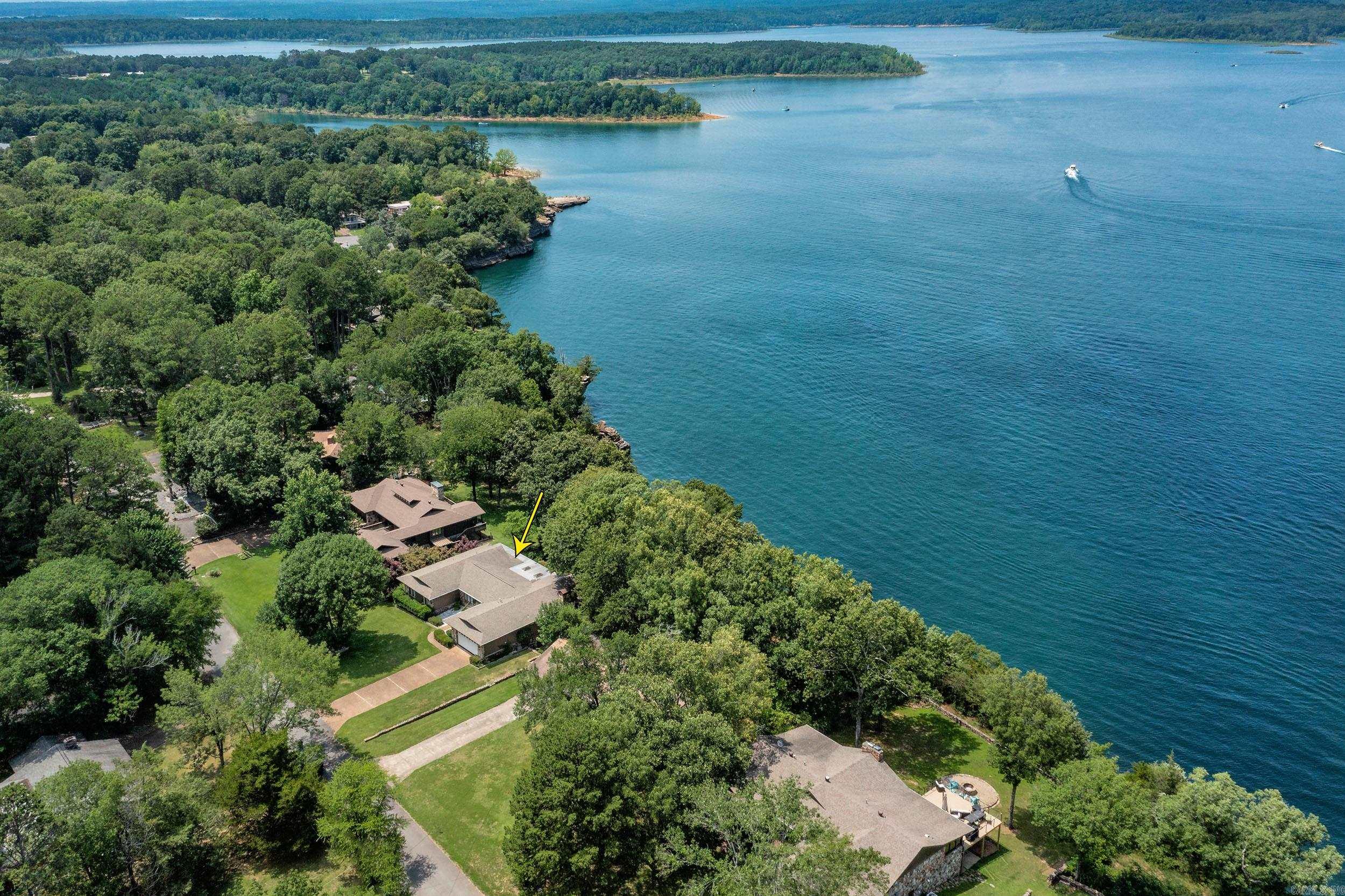 BRIARCLIFF - LAKE - Residential