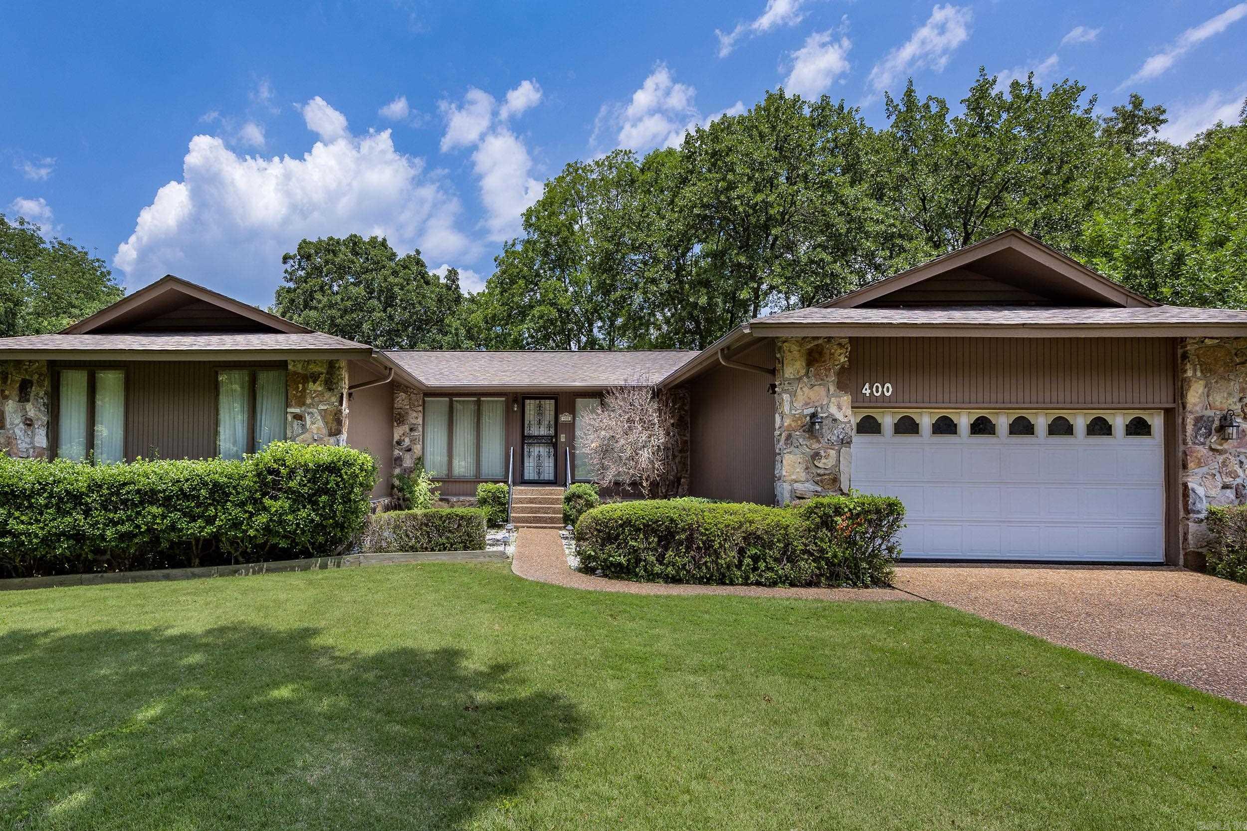 BRIARCLIFF - LAKE - Residential