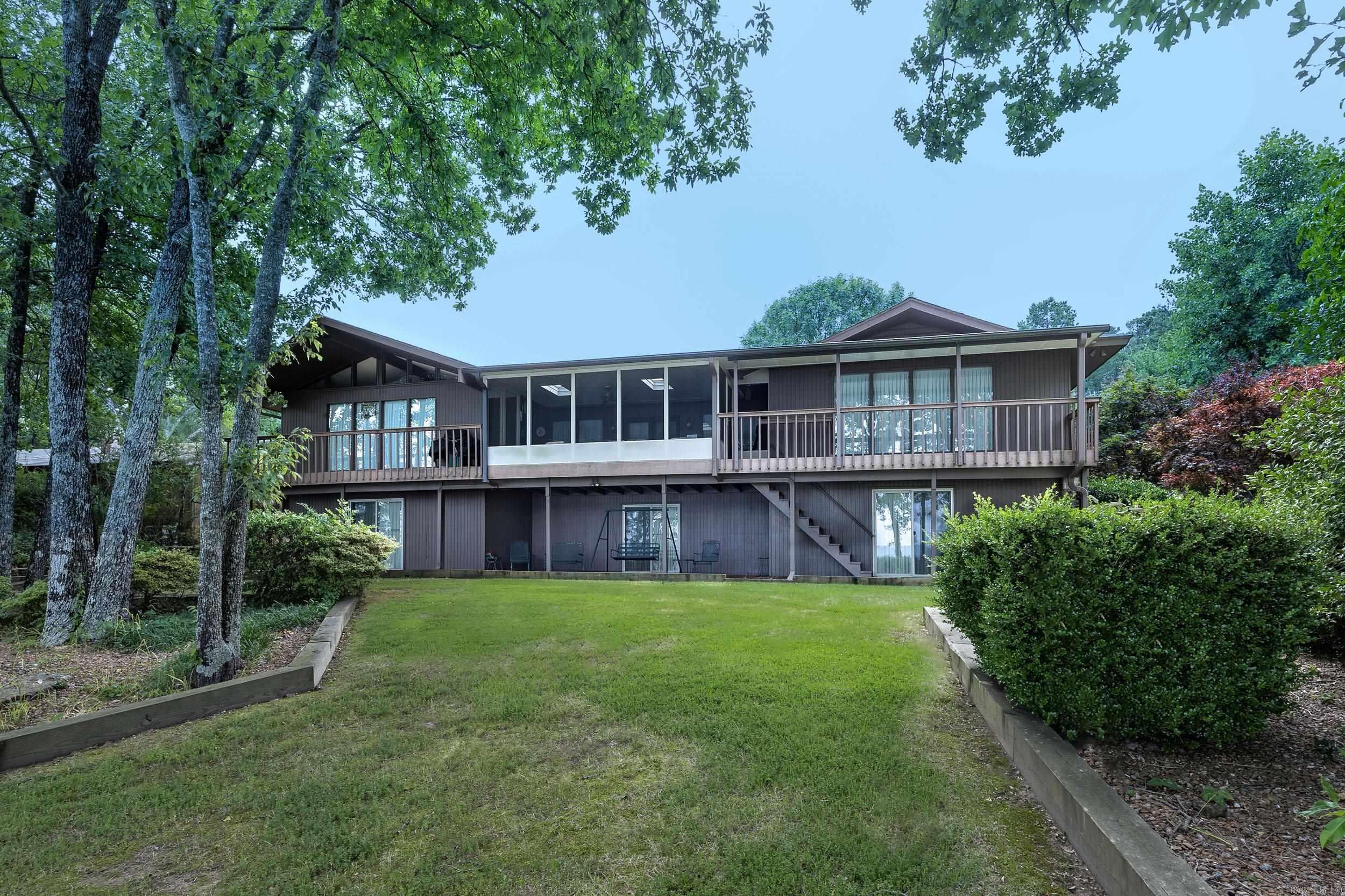 BRIARCLIFF - LAKE - Residential
