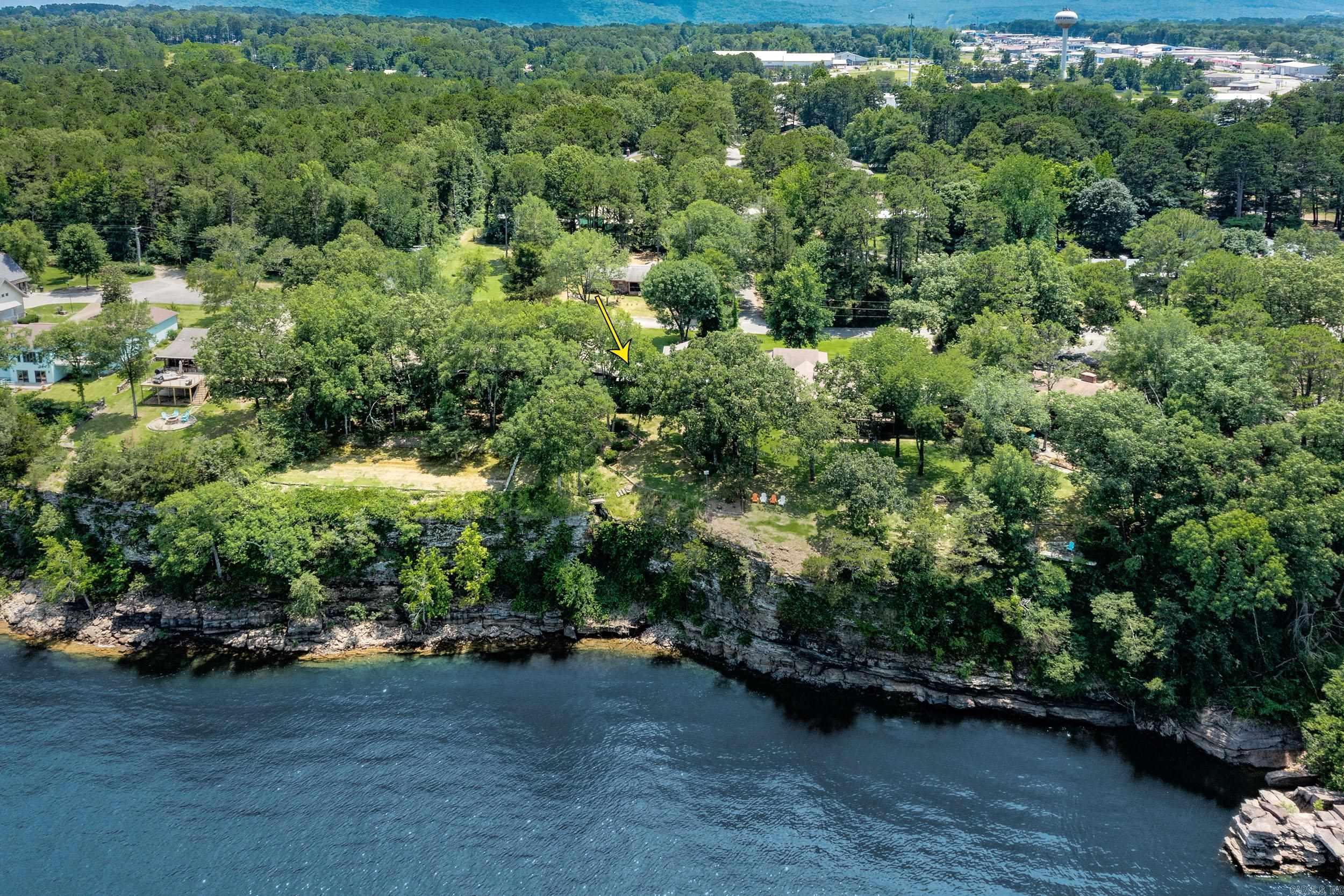 BRIARCLIFF - LAKE - Residential