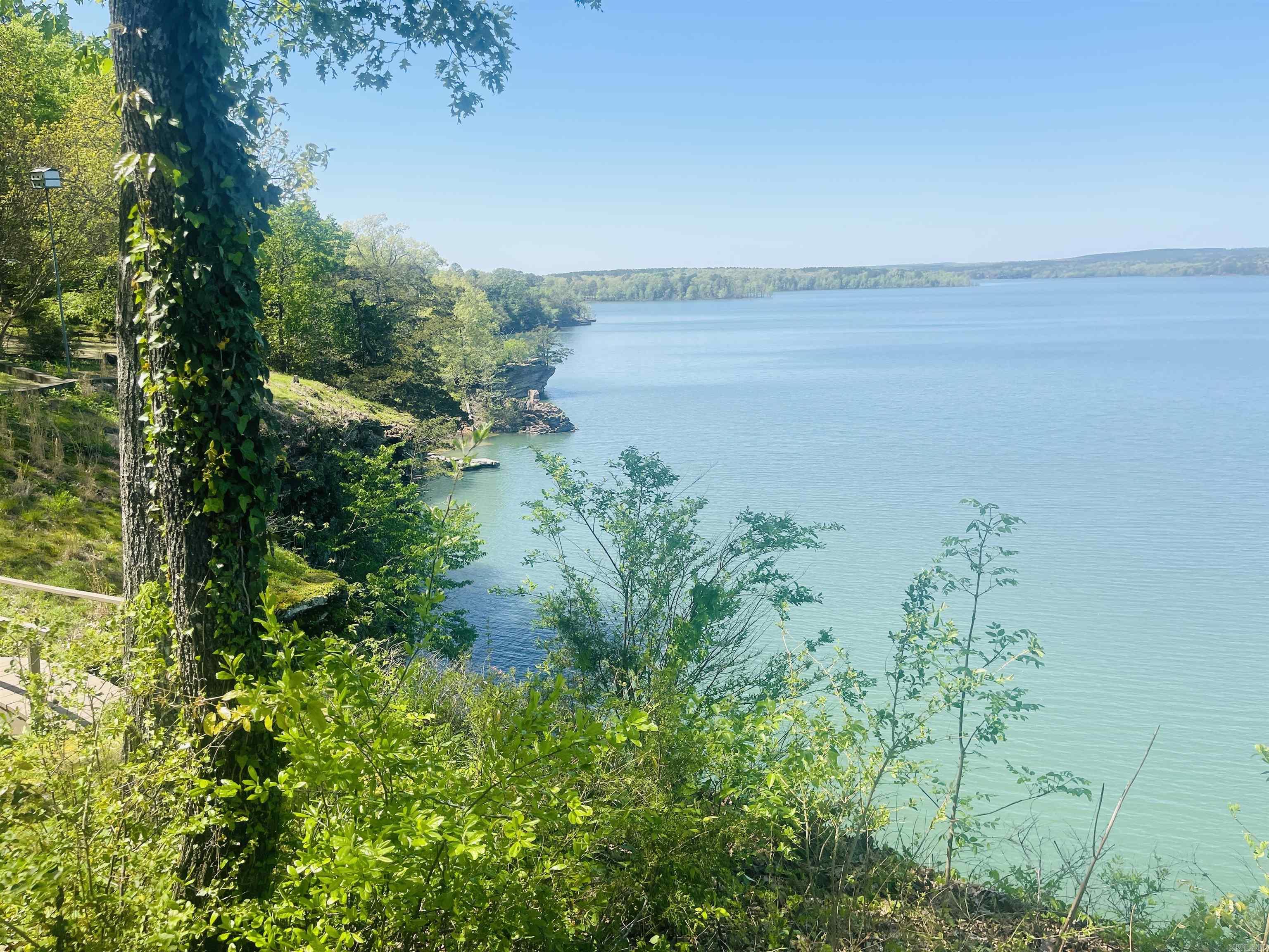 BRIARCLIFF - LAKE - Residential