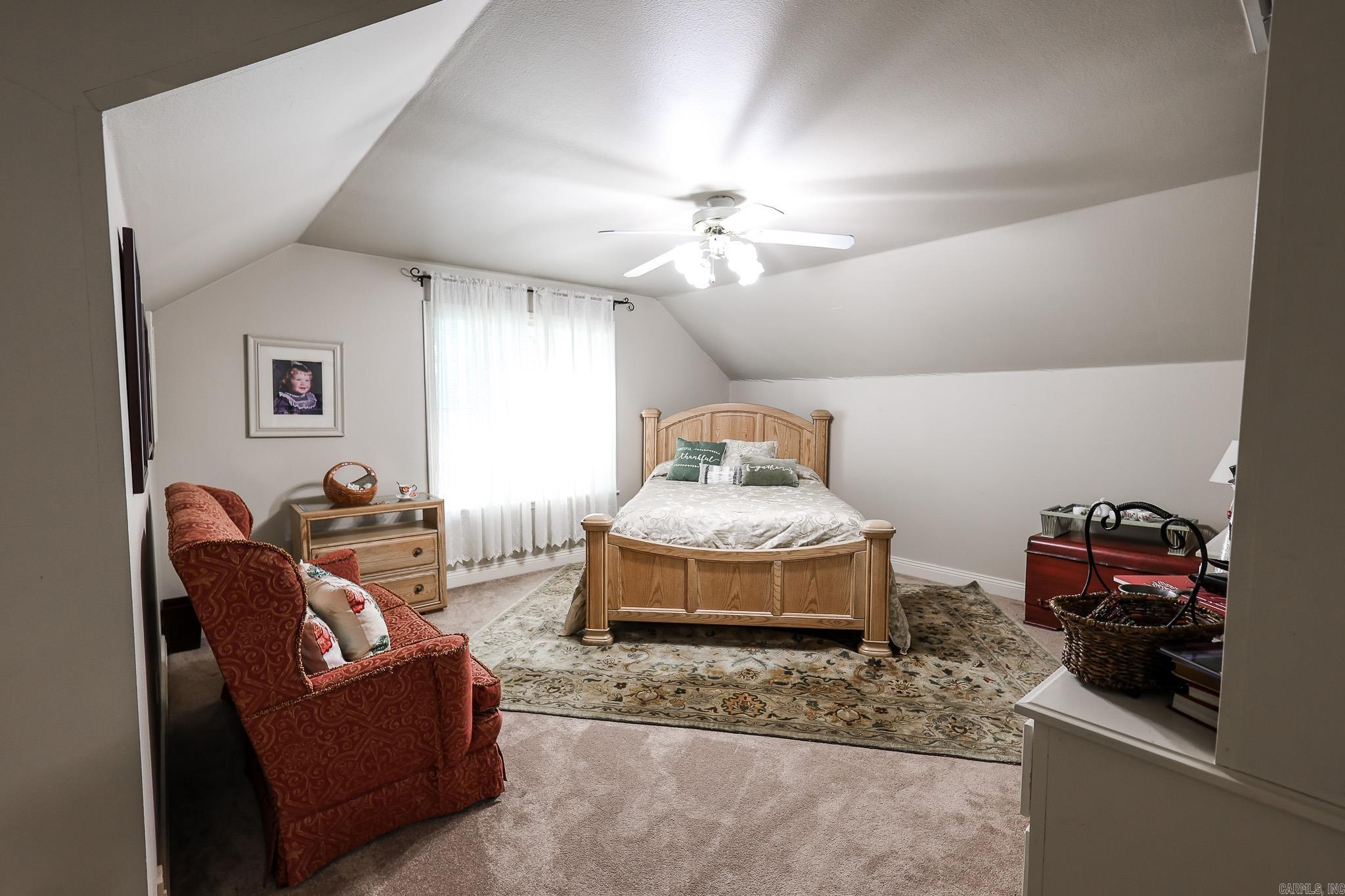COUNTRY CLUB ESTATES - Residential