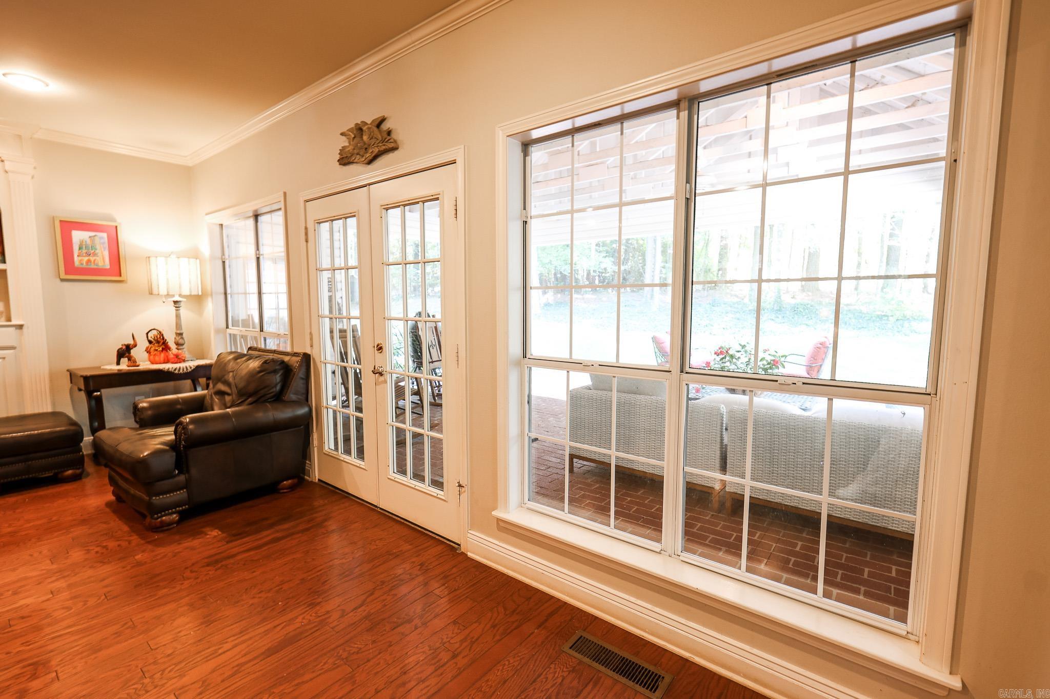 COUNTRY CLUB ESTATES - Residential