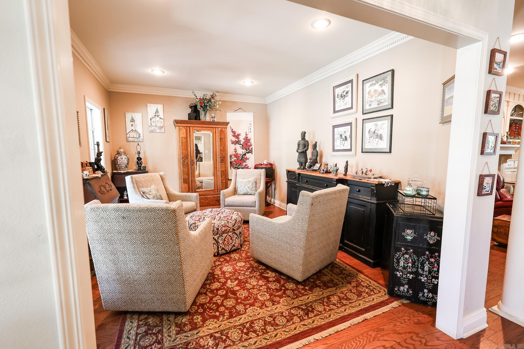 COUNTRY CLUB ESTATES - Residential