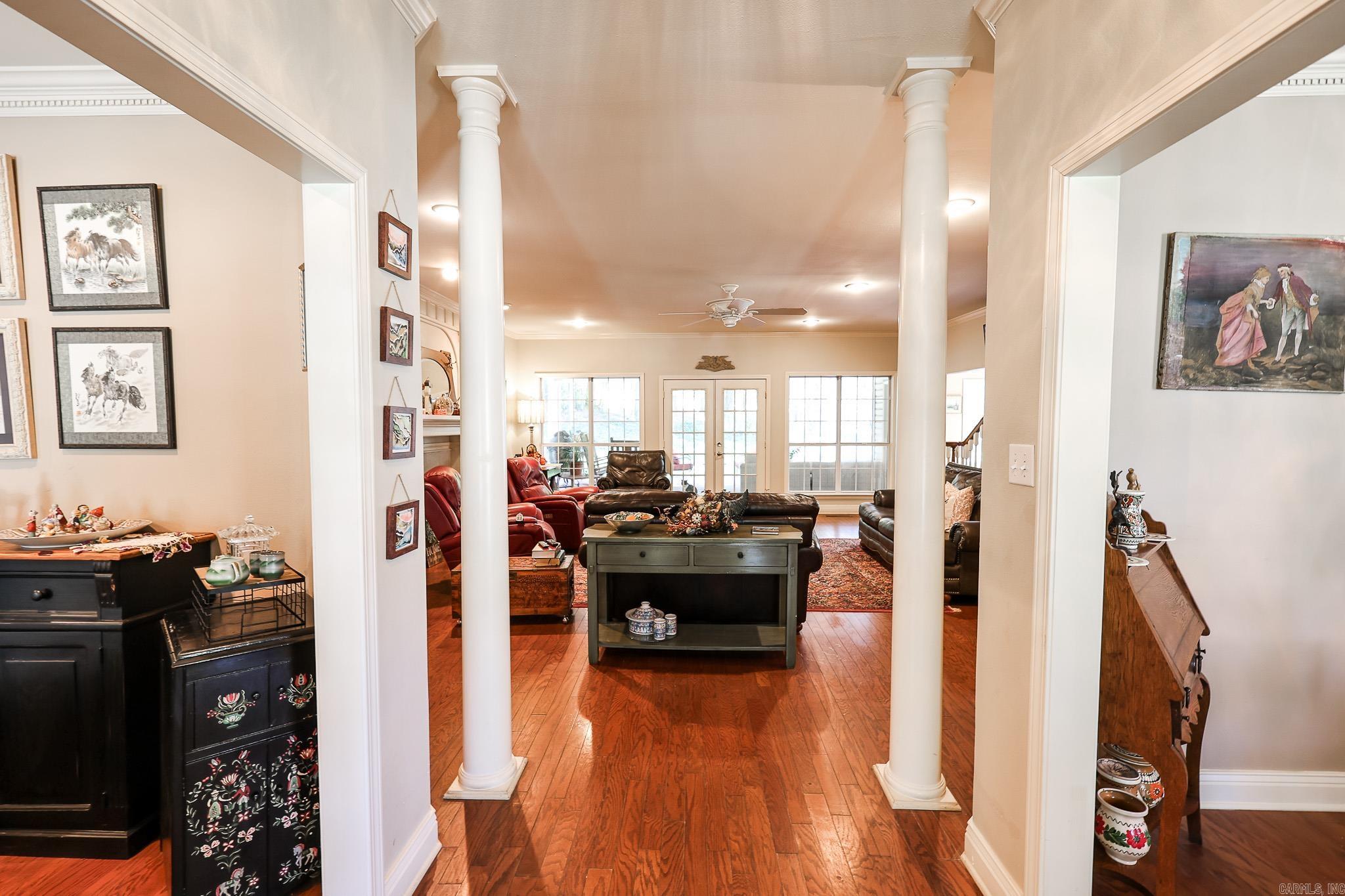 COUNTRY CLUB ESTATES - Residential