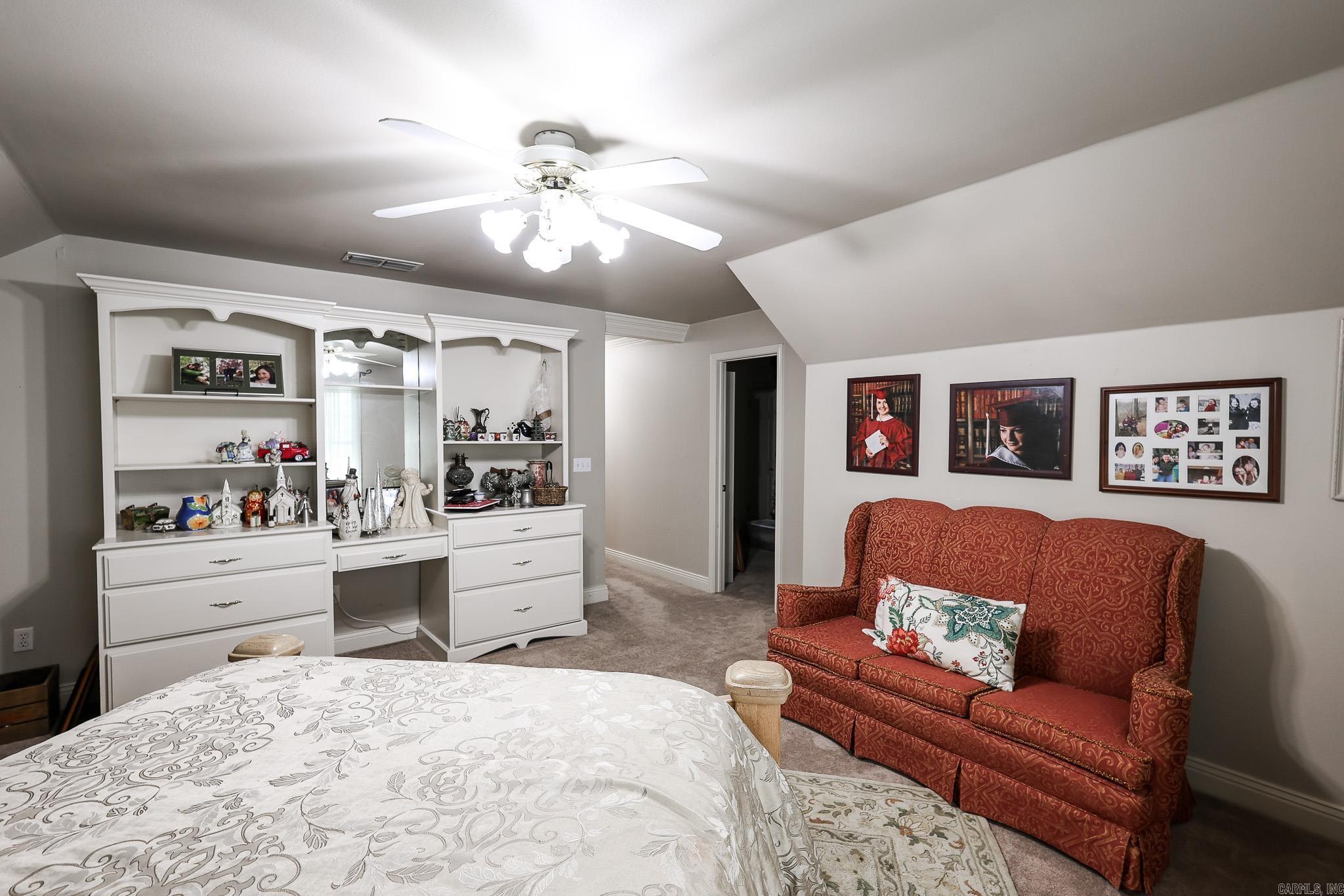 COUNTRY CLUB ESTATES - Residential