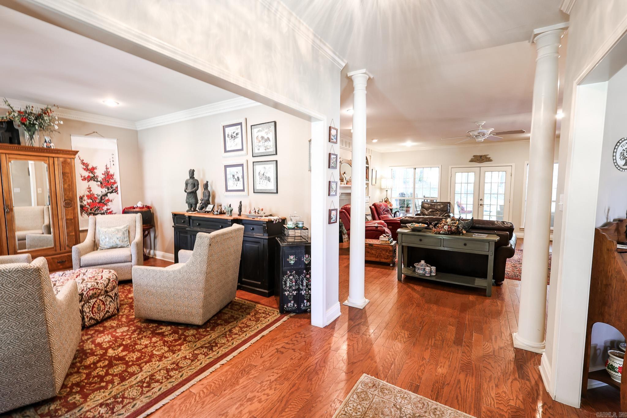 COUNTRY CLUB ESTATES - Residential