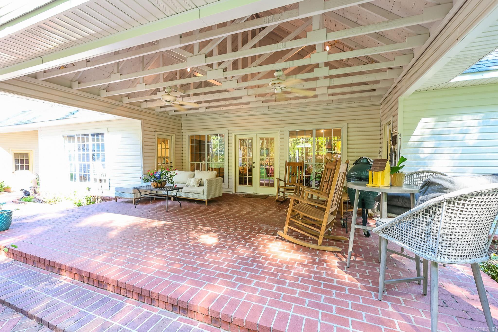 COUNTRY CLUB ESTATES - Residential