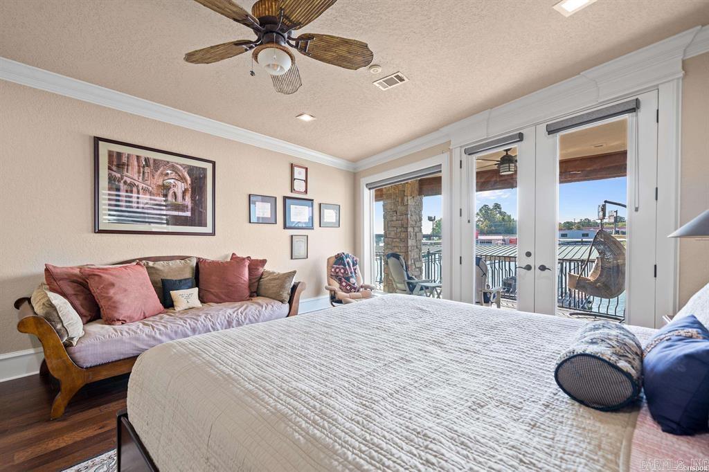 Paradise Lake Village - Residential