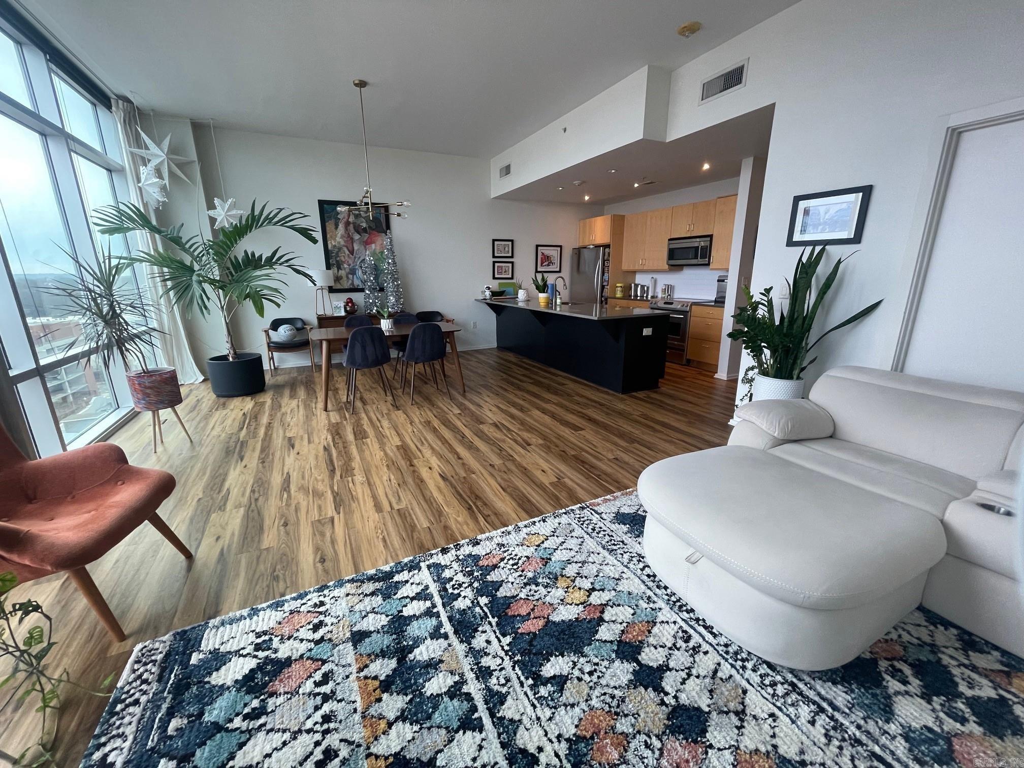 300 THIRD HPR - Residential