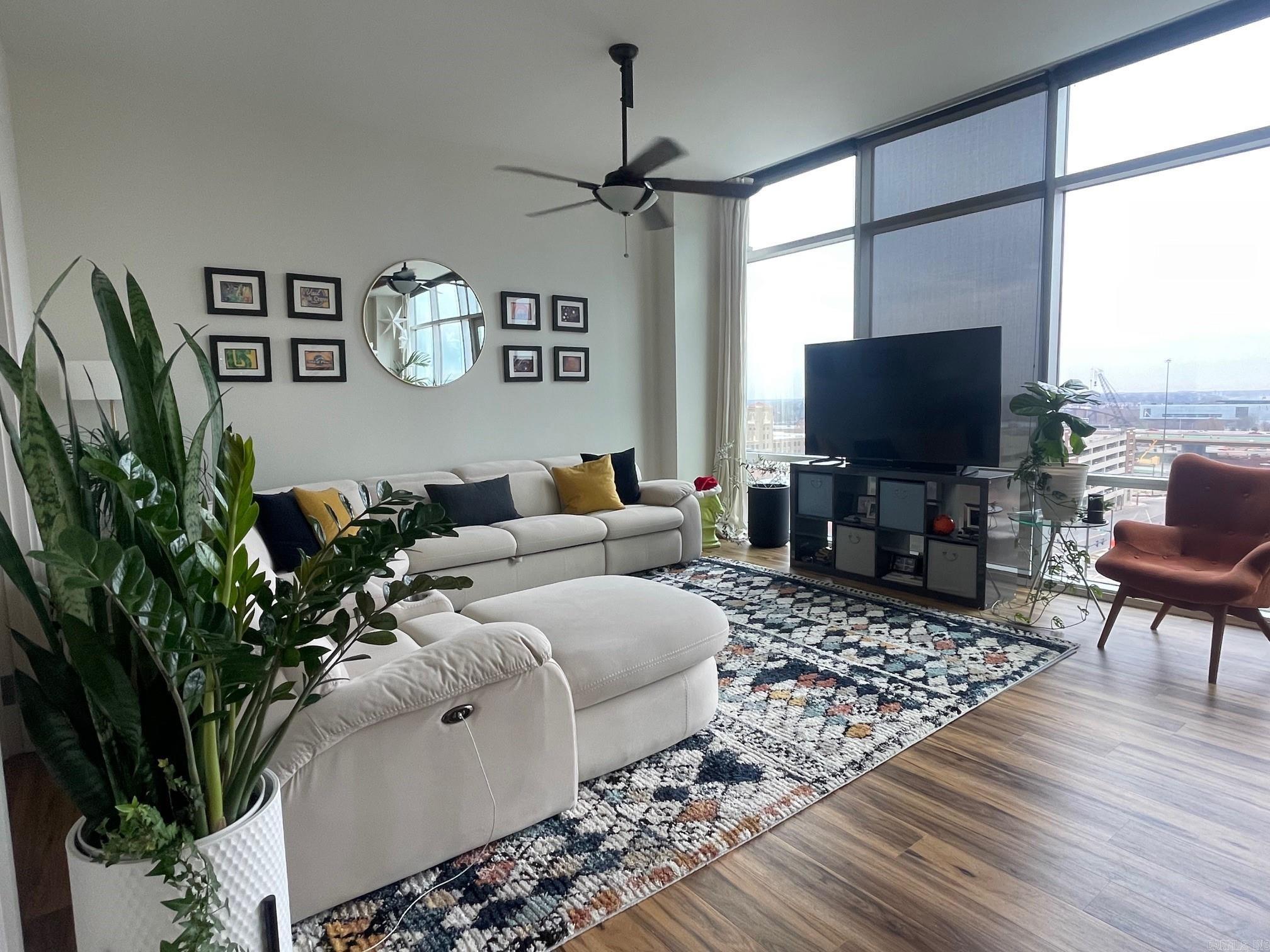 300 THIRD HPR - Residential