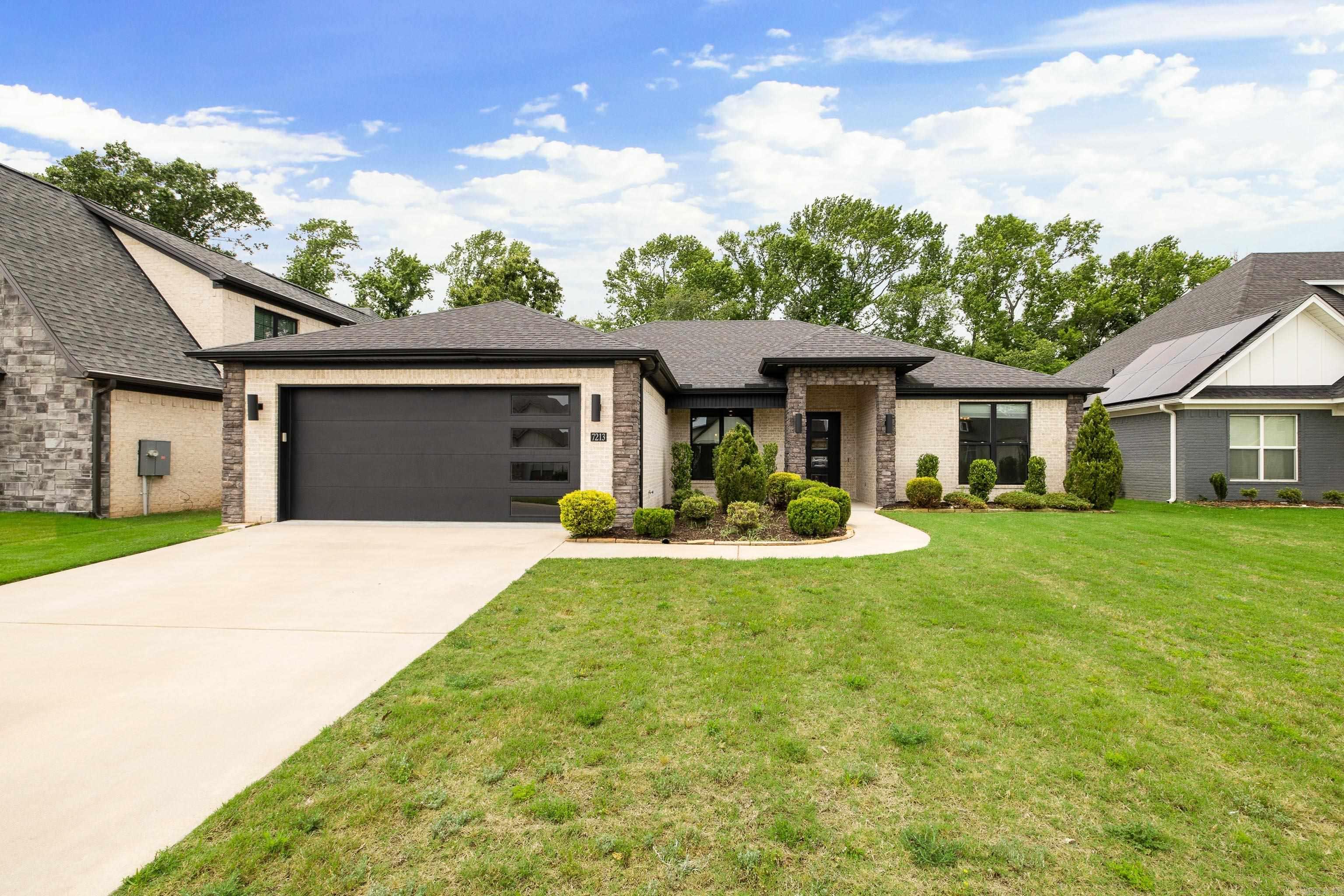 THE WOODS OF HURRICANE LAKE ESTA - Residential