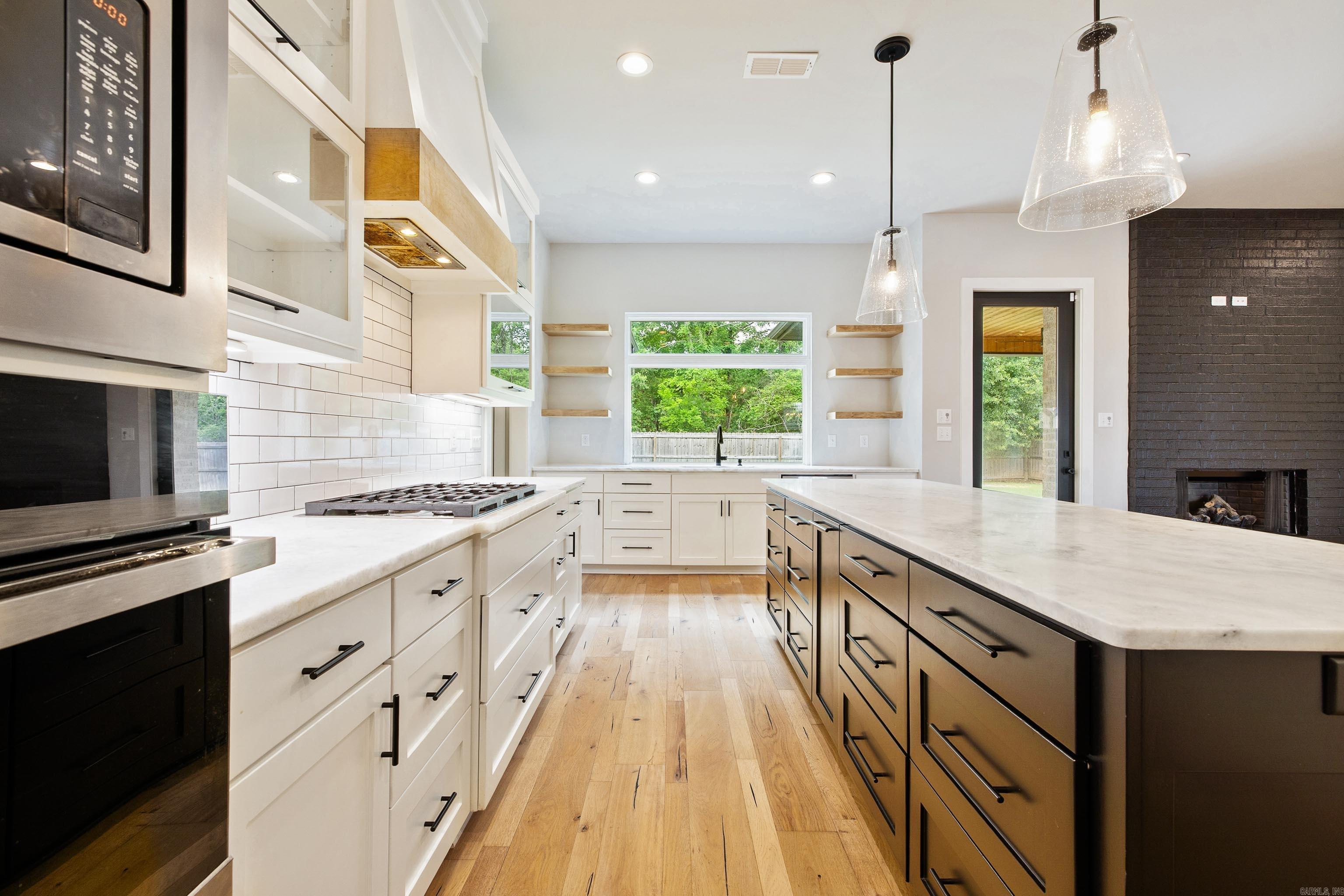 THE WOODS OF HURRICANE LAKE ESTA - Residential