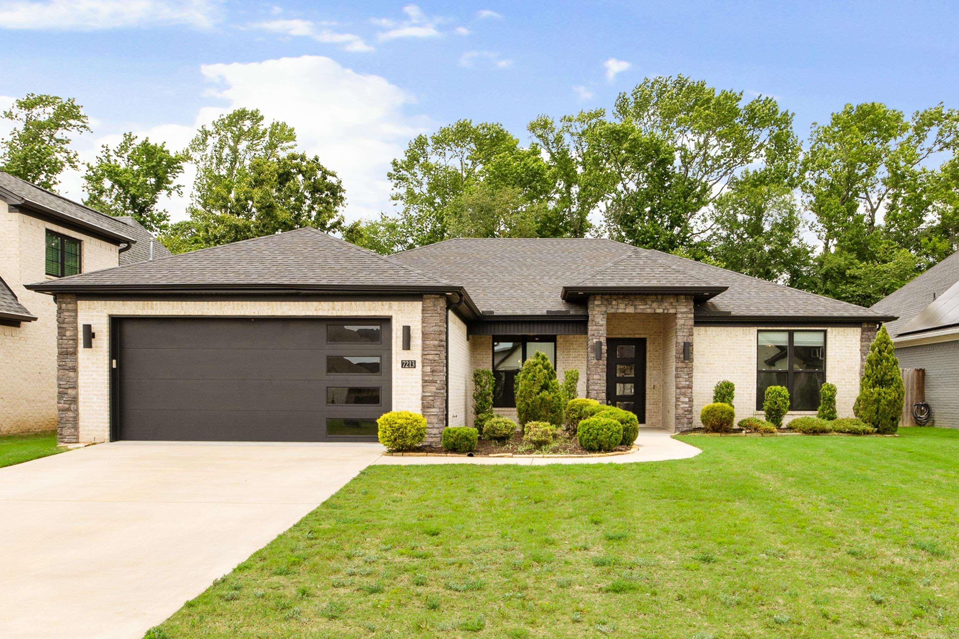 THE WOODS OF HURRICANE LAKE ESTA - Residential