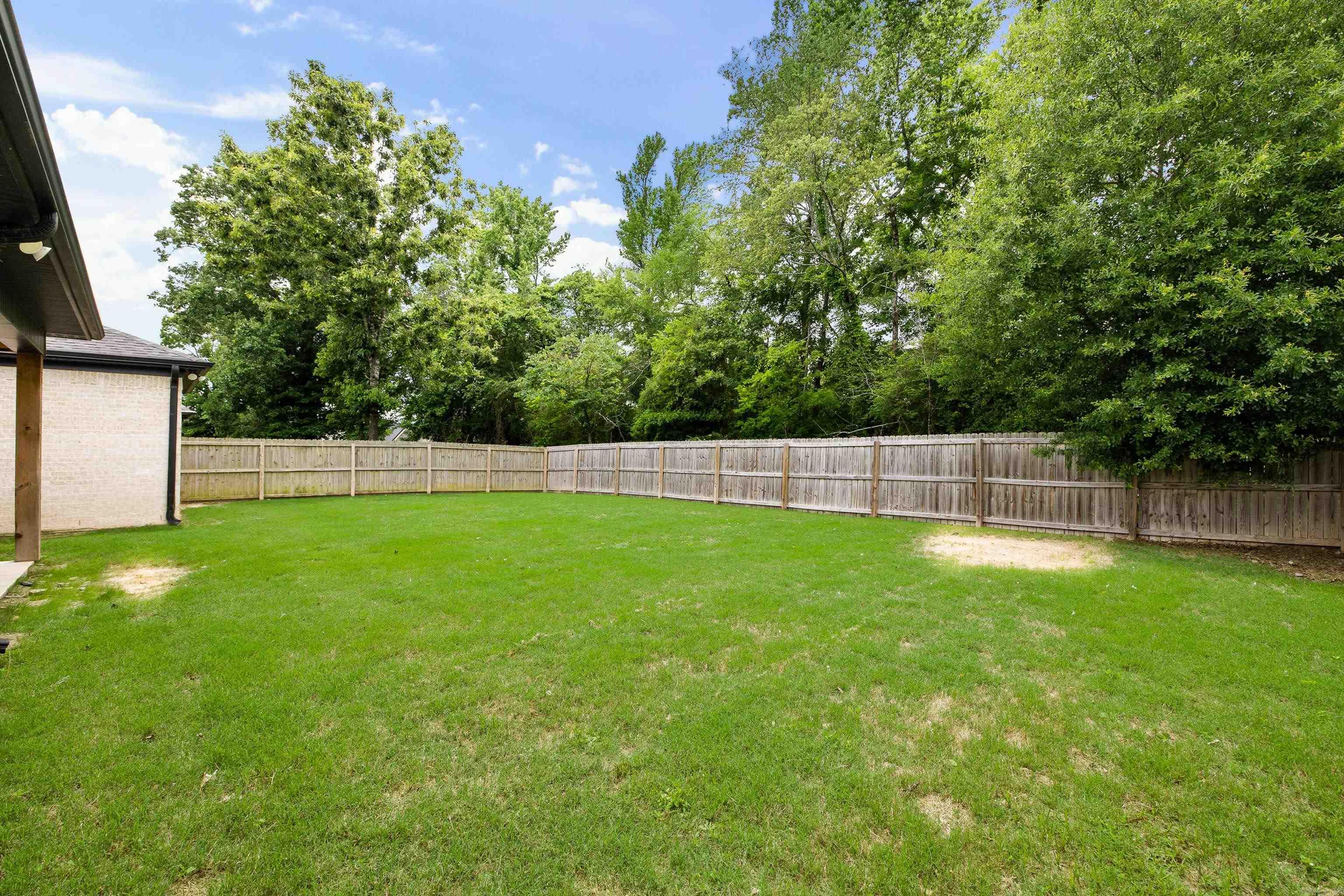 THE WOODS OF HURRICANE LAKE ESTA - Residential