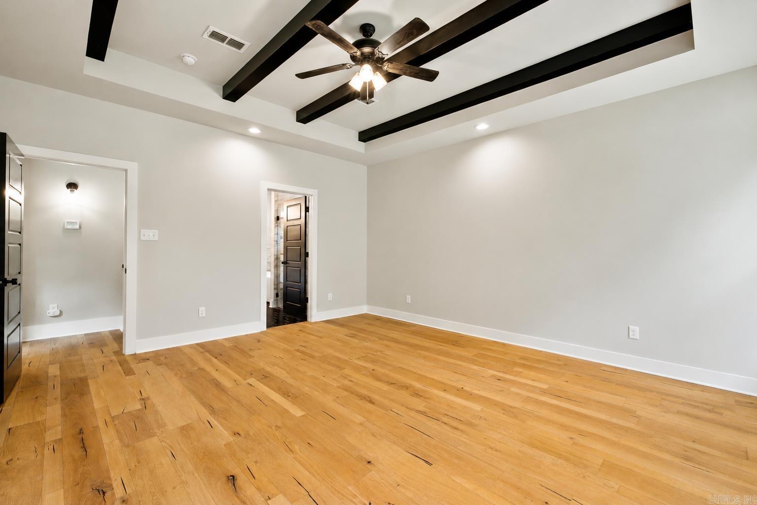THE WOODS OF HURRICANE LAKE ESTA - Residential