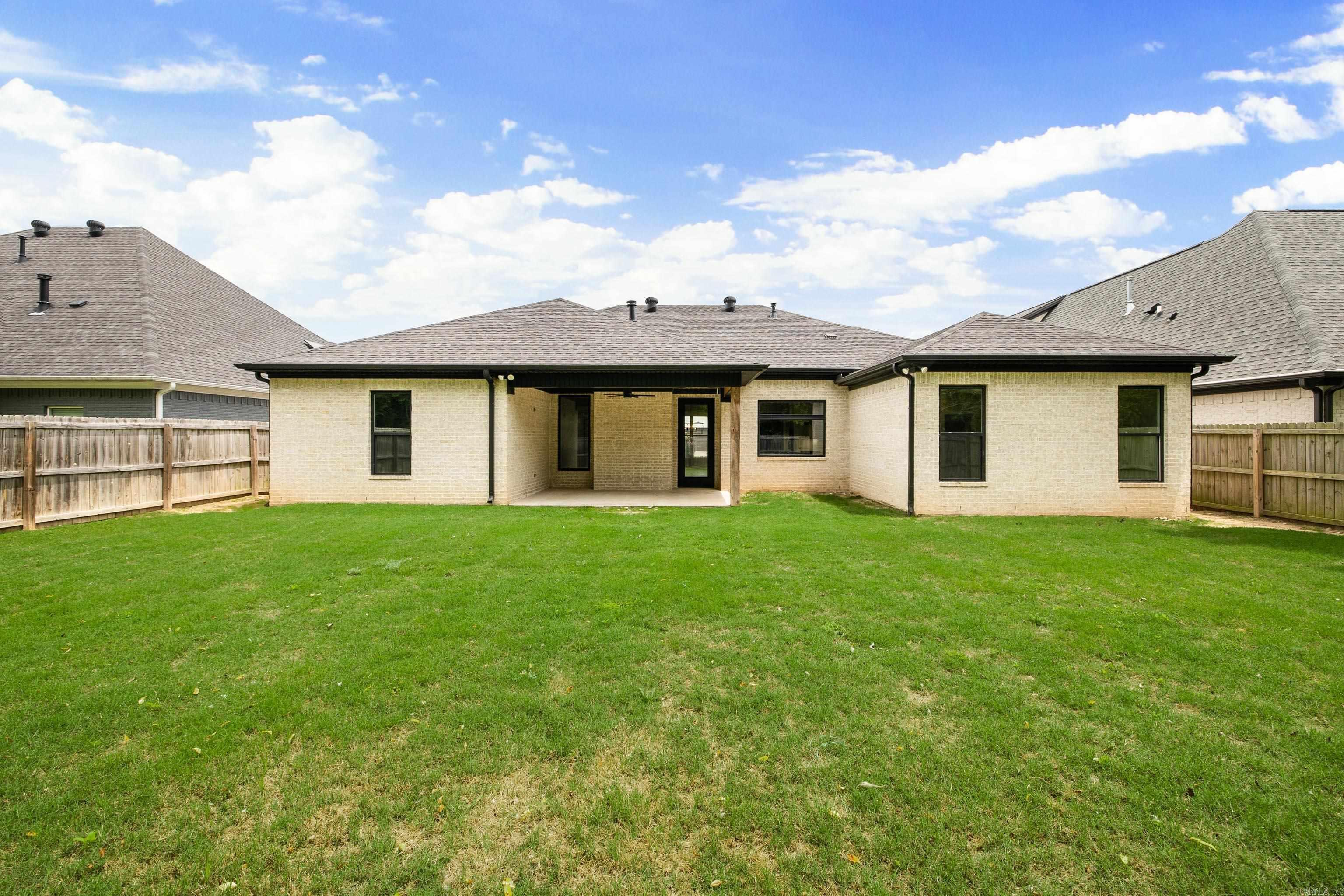 THE WOODS OF HURRICANE LAKE ESTA - Residential