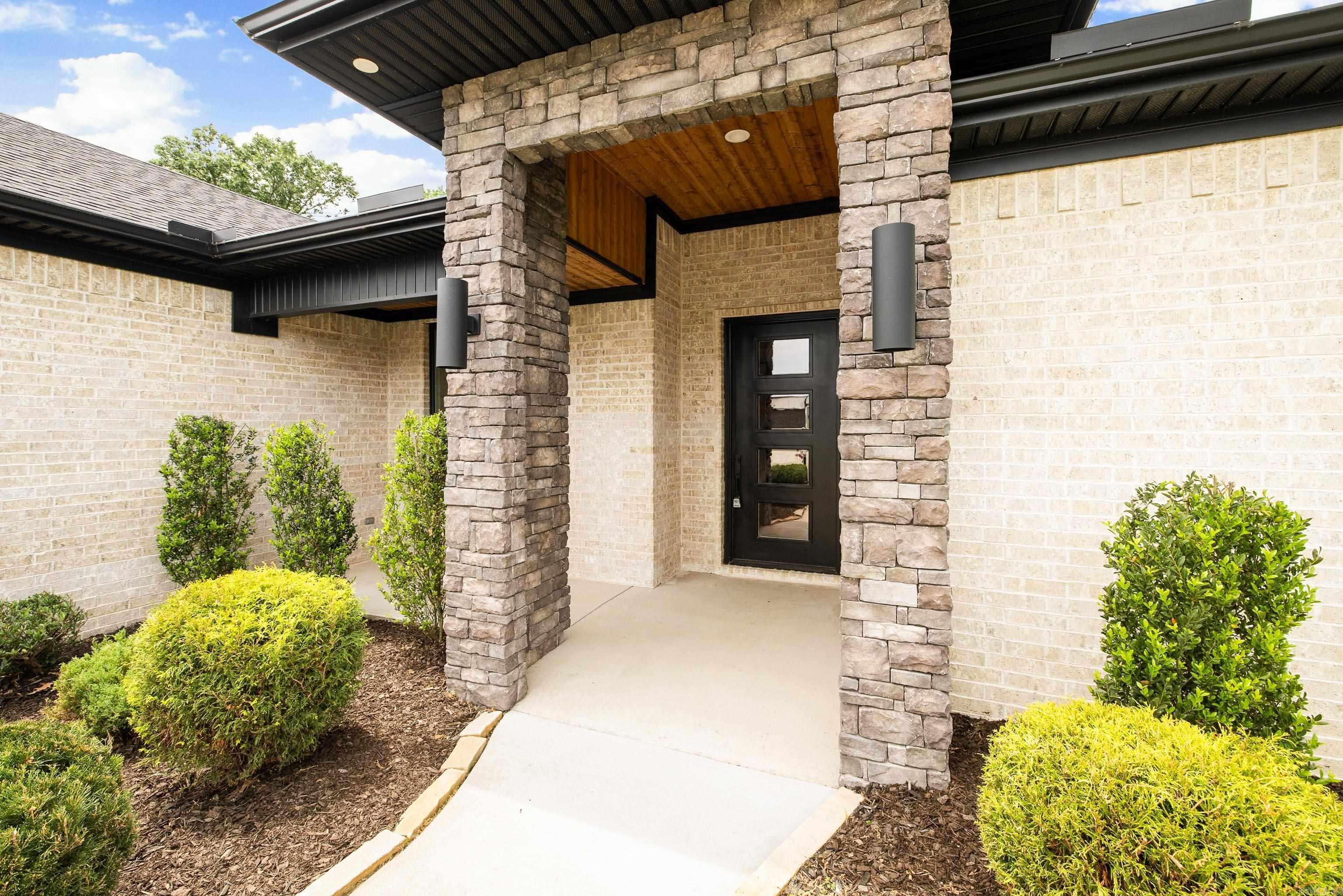 THE WOODS OF HURRICANE LAKE ESTA - Residential