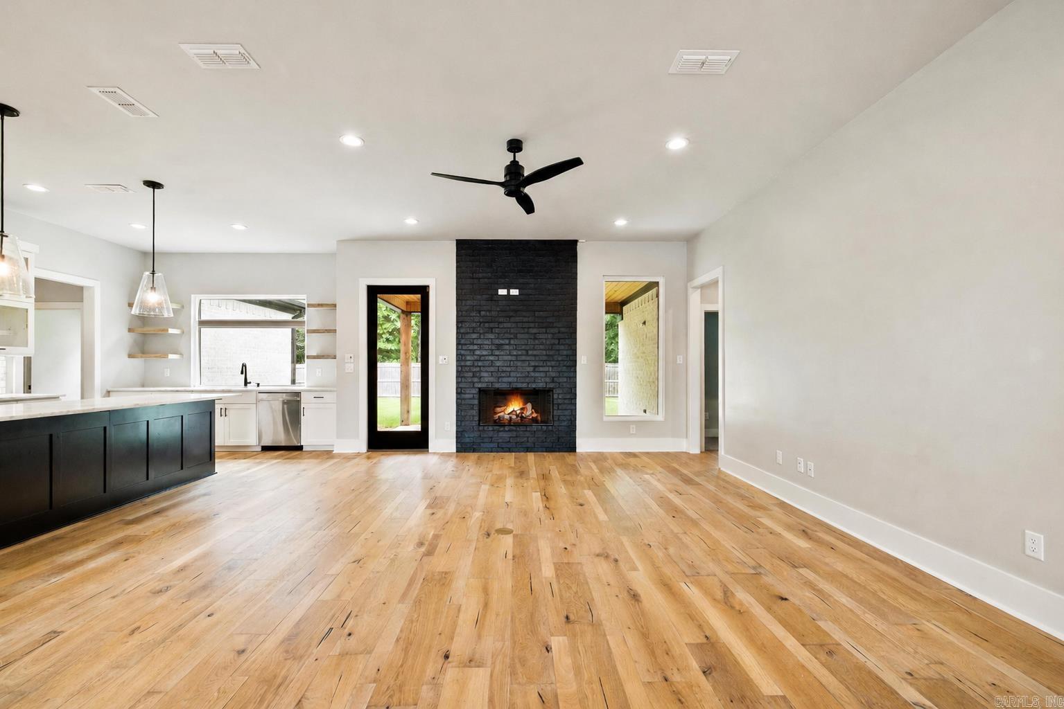 THE WOODS OF HURRICANE LAKE ESTA - Residential
