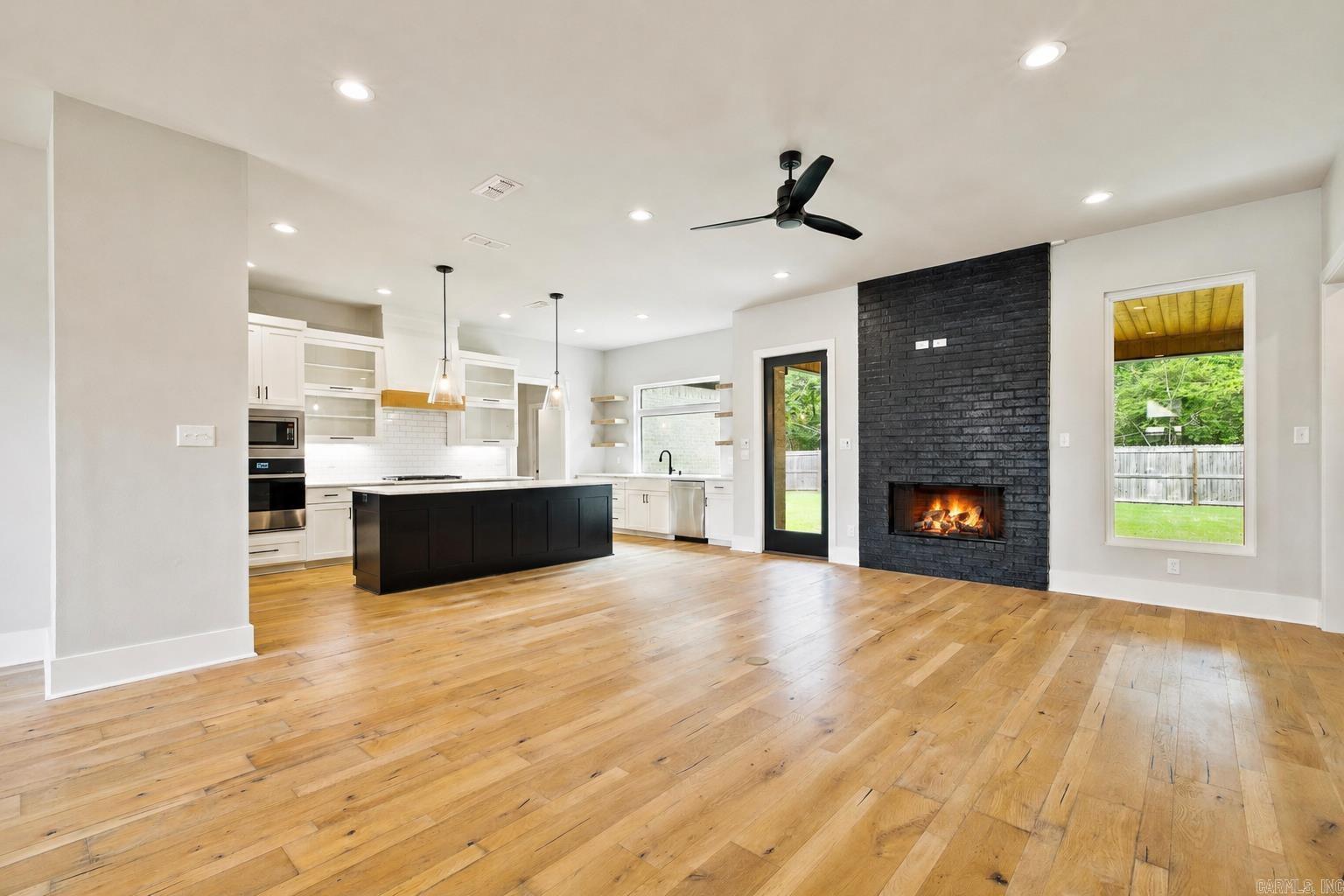 THE WOODS OF HURRICANE LAKE ESTA - Residential