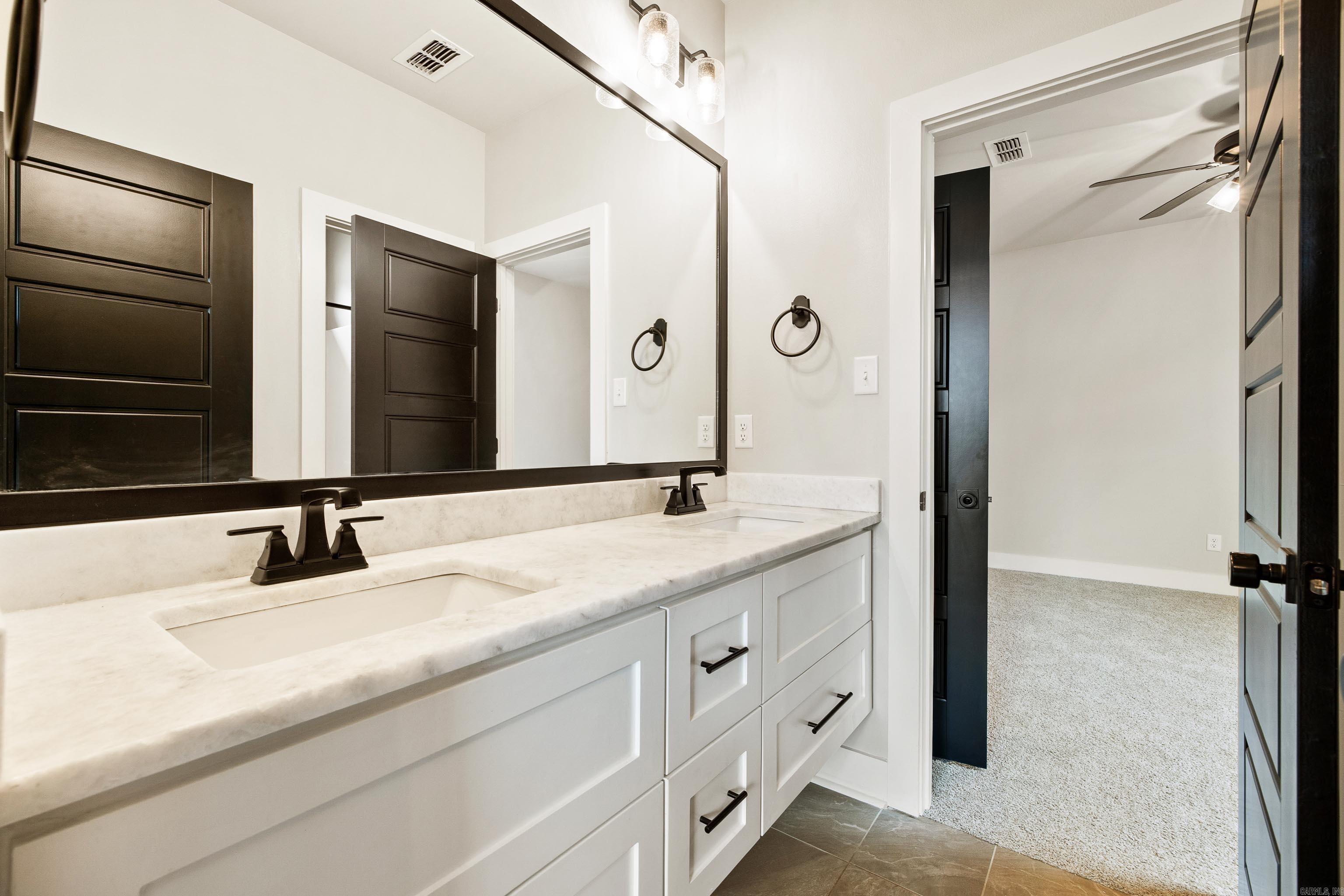 THE WOODS OF HURRICANE LAKE ESTA - Residential