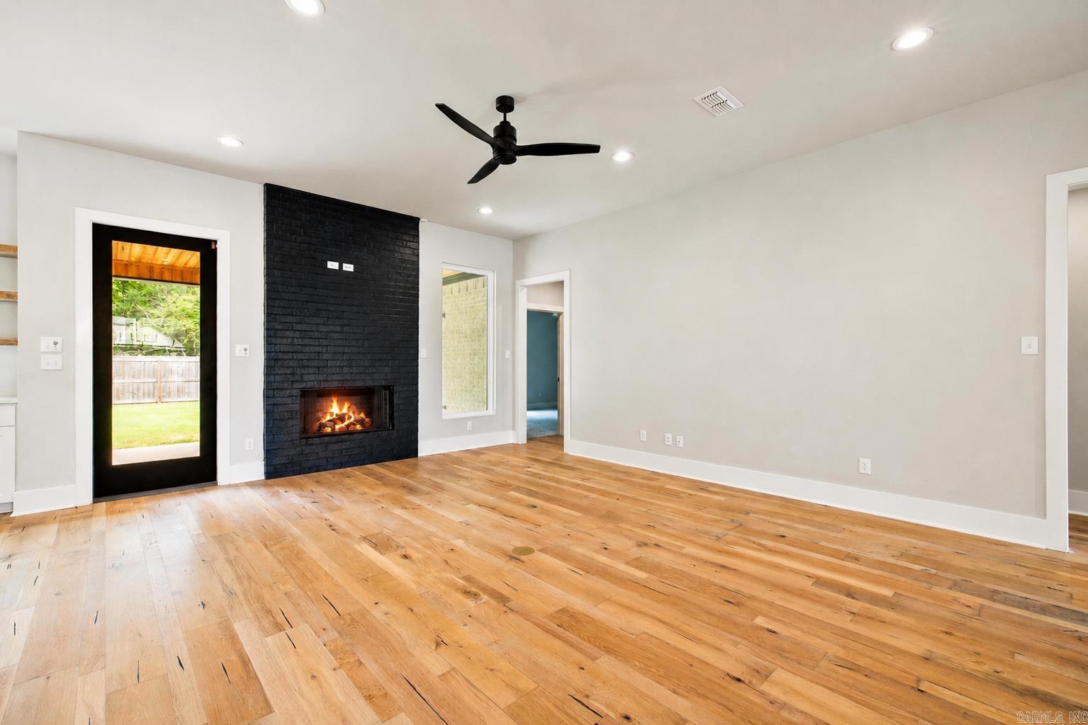 THE WOODS OF HURRICANE LAKE ESTA - Residential