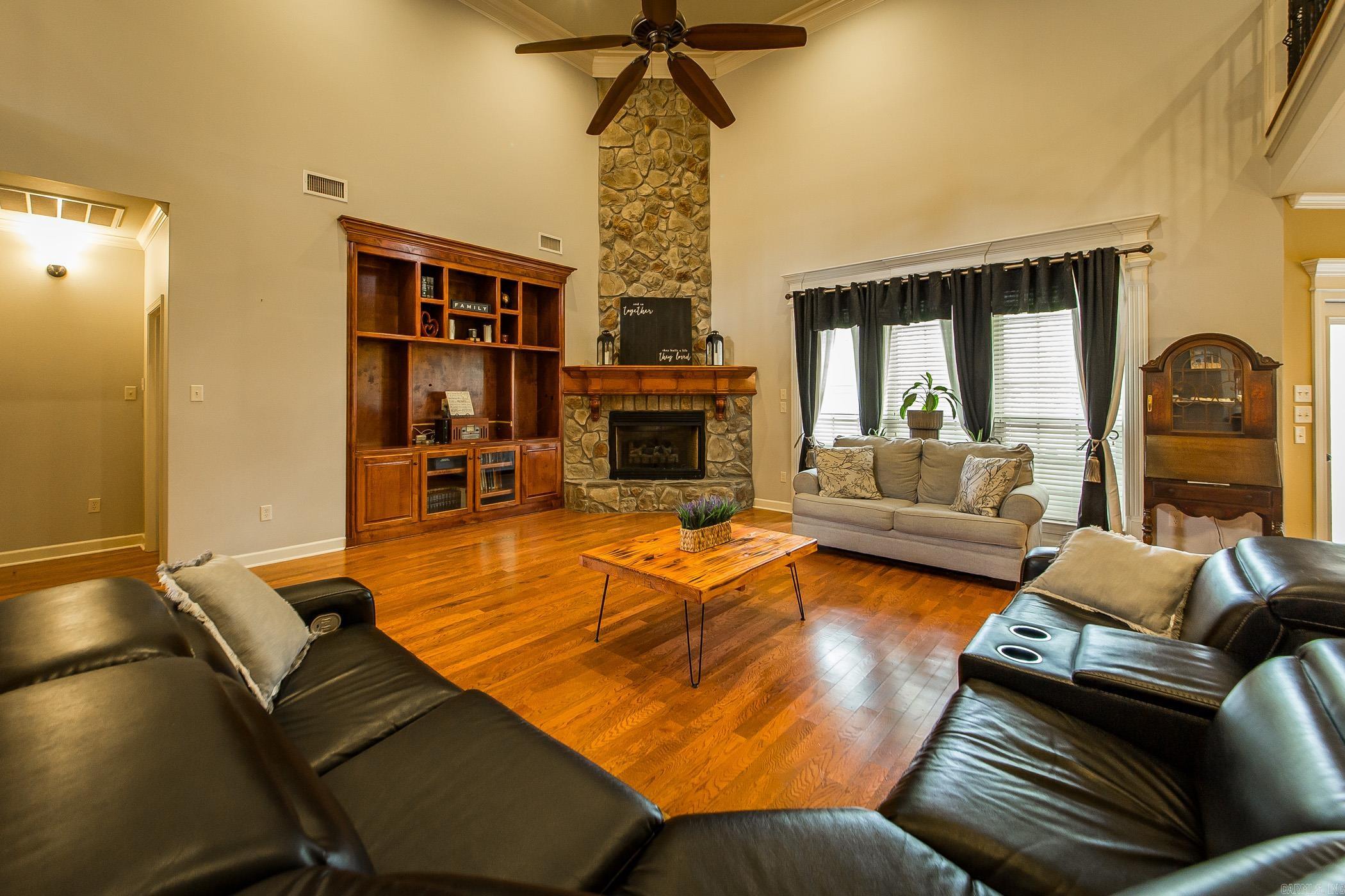 MILLERS CROSSING - Residential