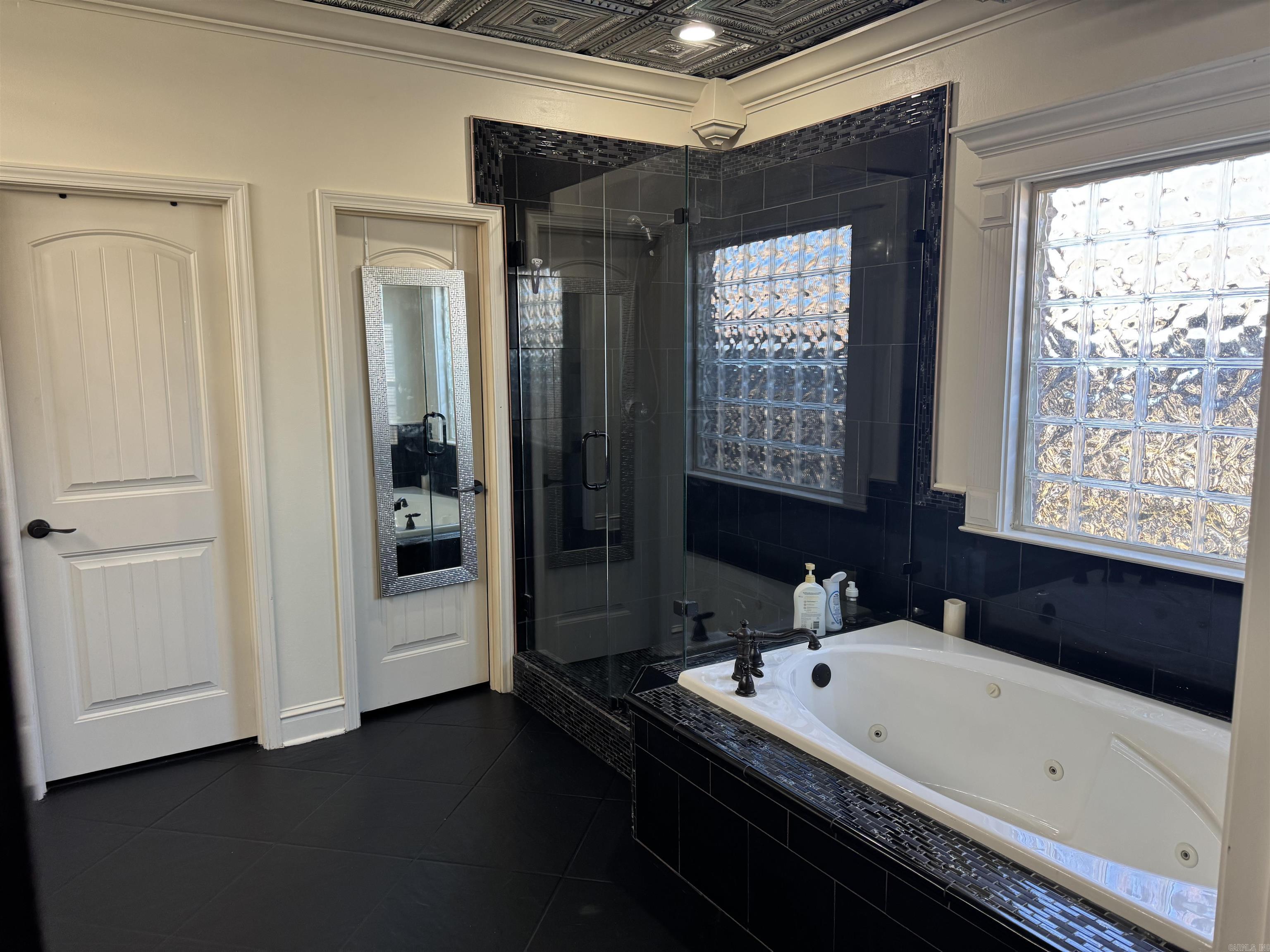 MILLERS CROSSING - Residential