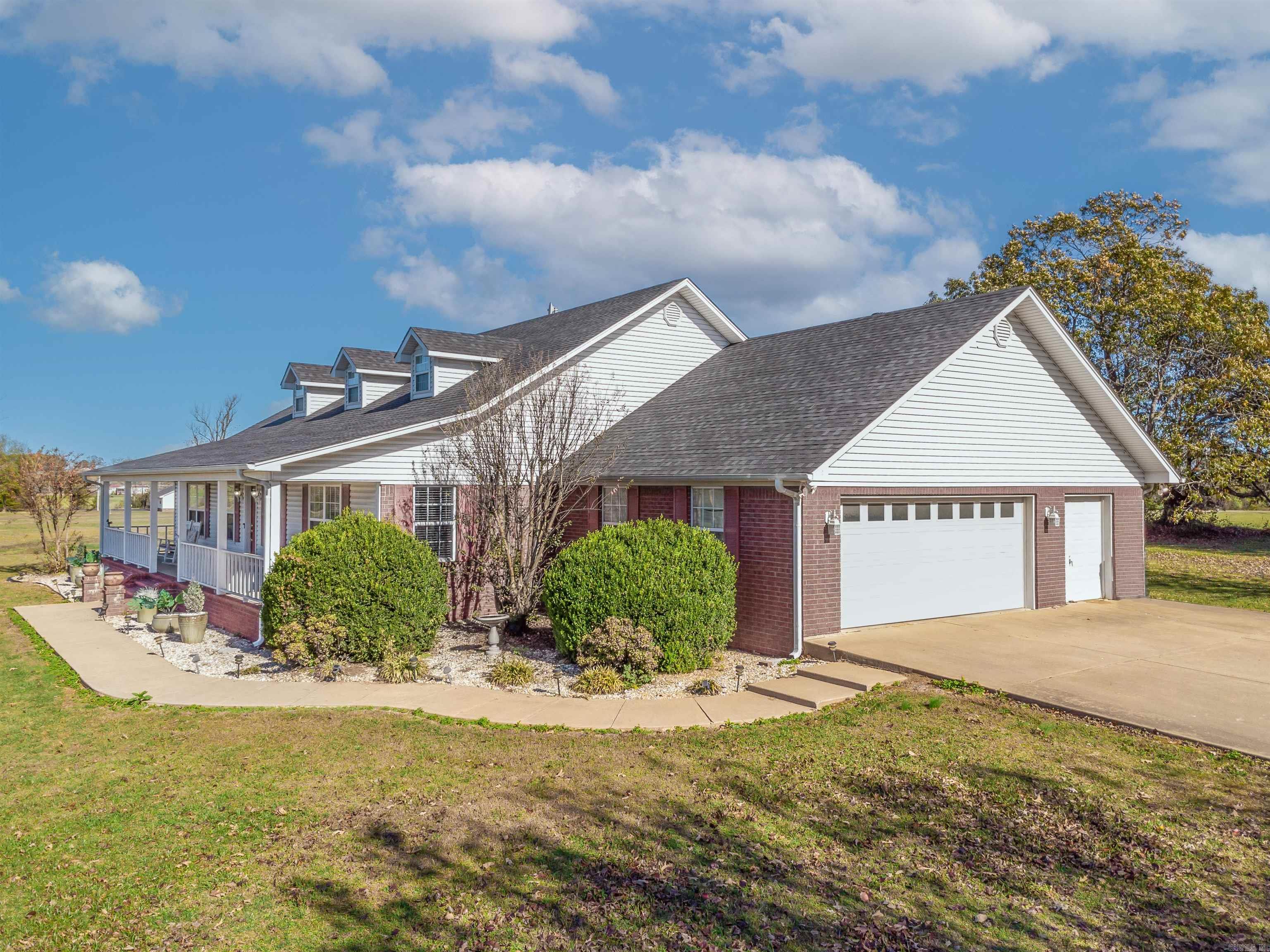 WHITE TAIL ACRES - Residential