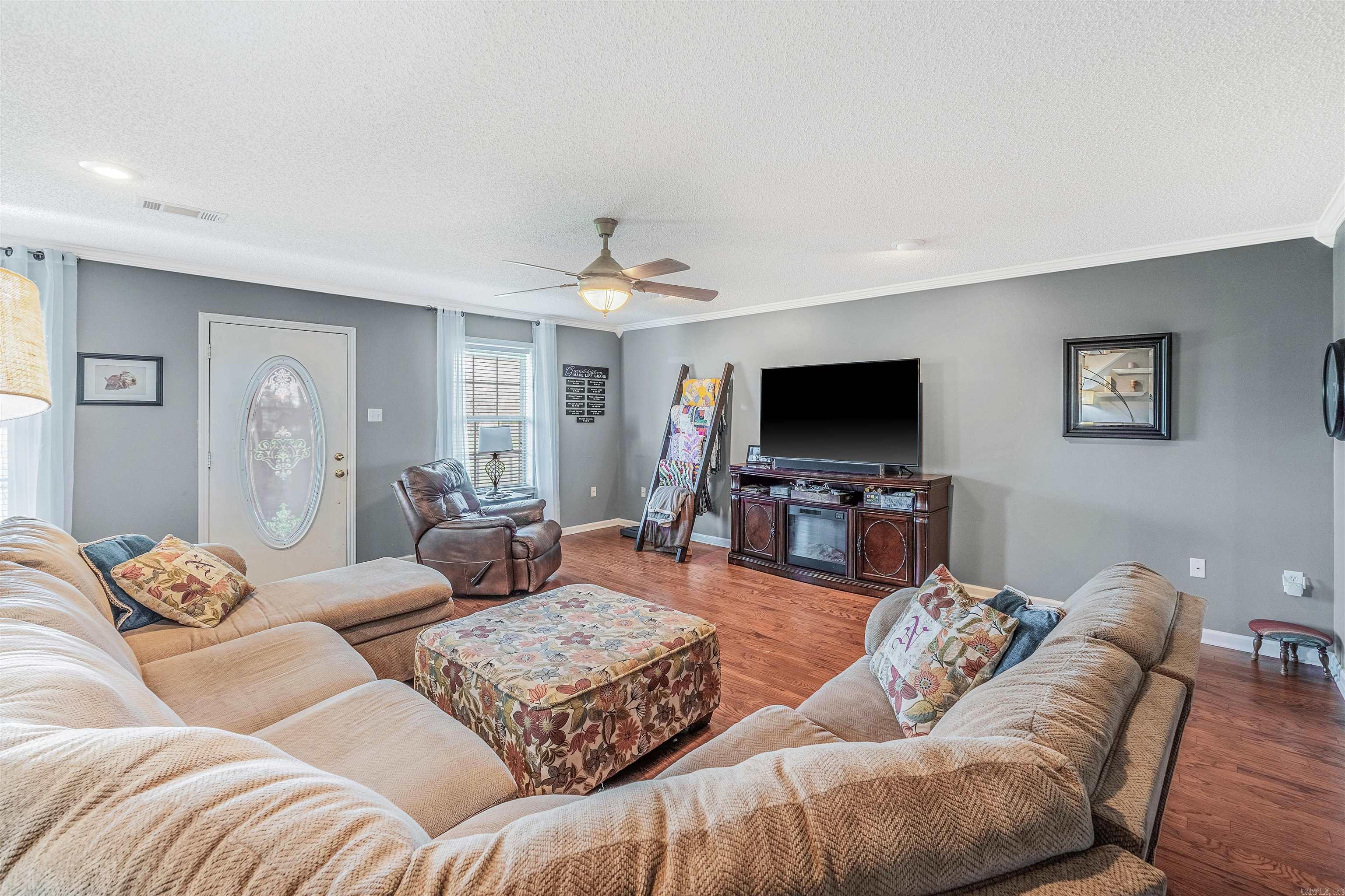 WHITE TAIL ACRES - Residential