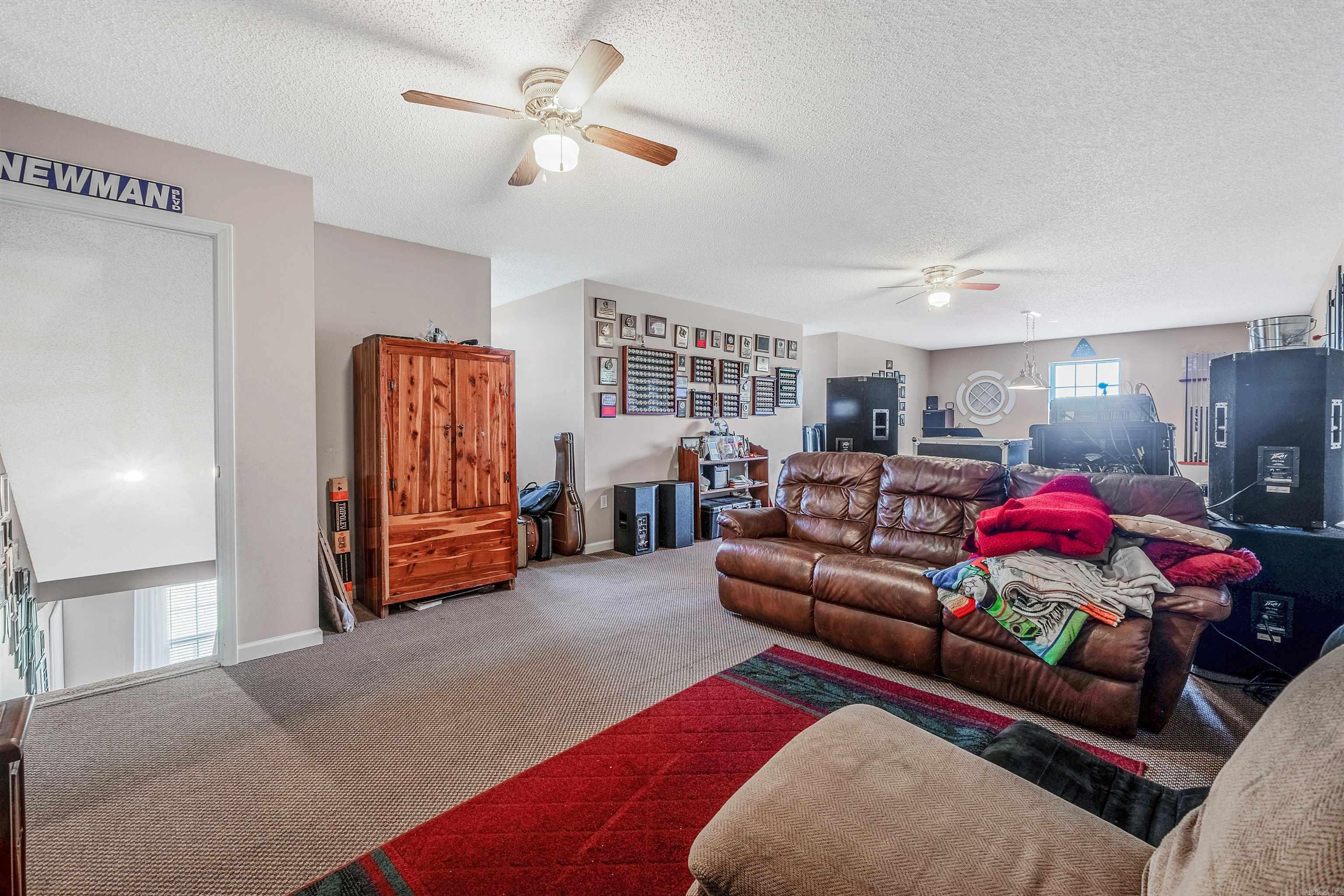 WHITE TAIL ACRES - Residential