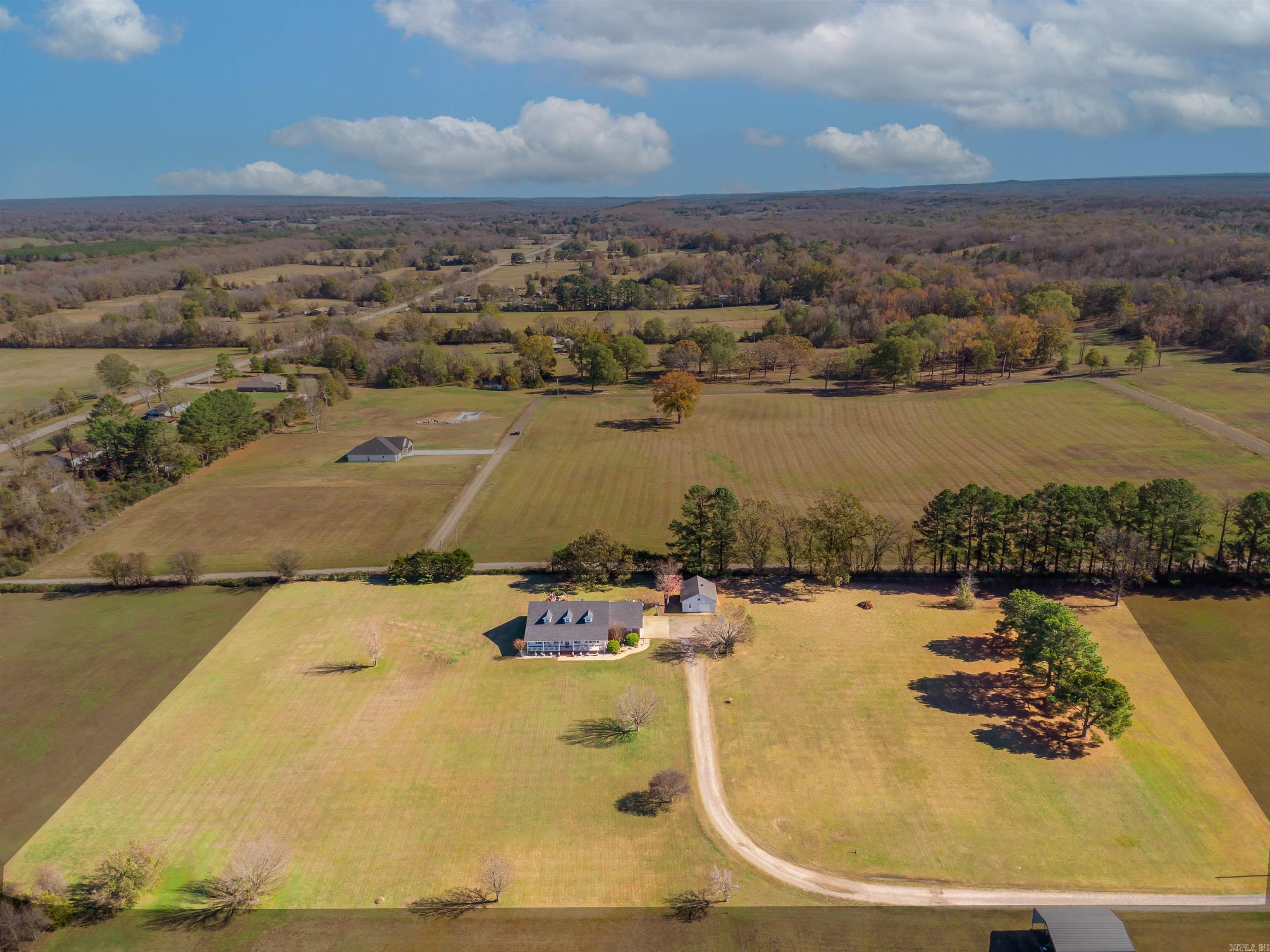 WHITE TAIL ACRES - Residential