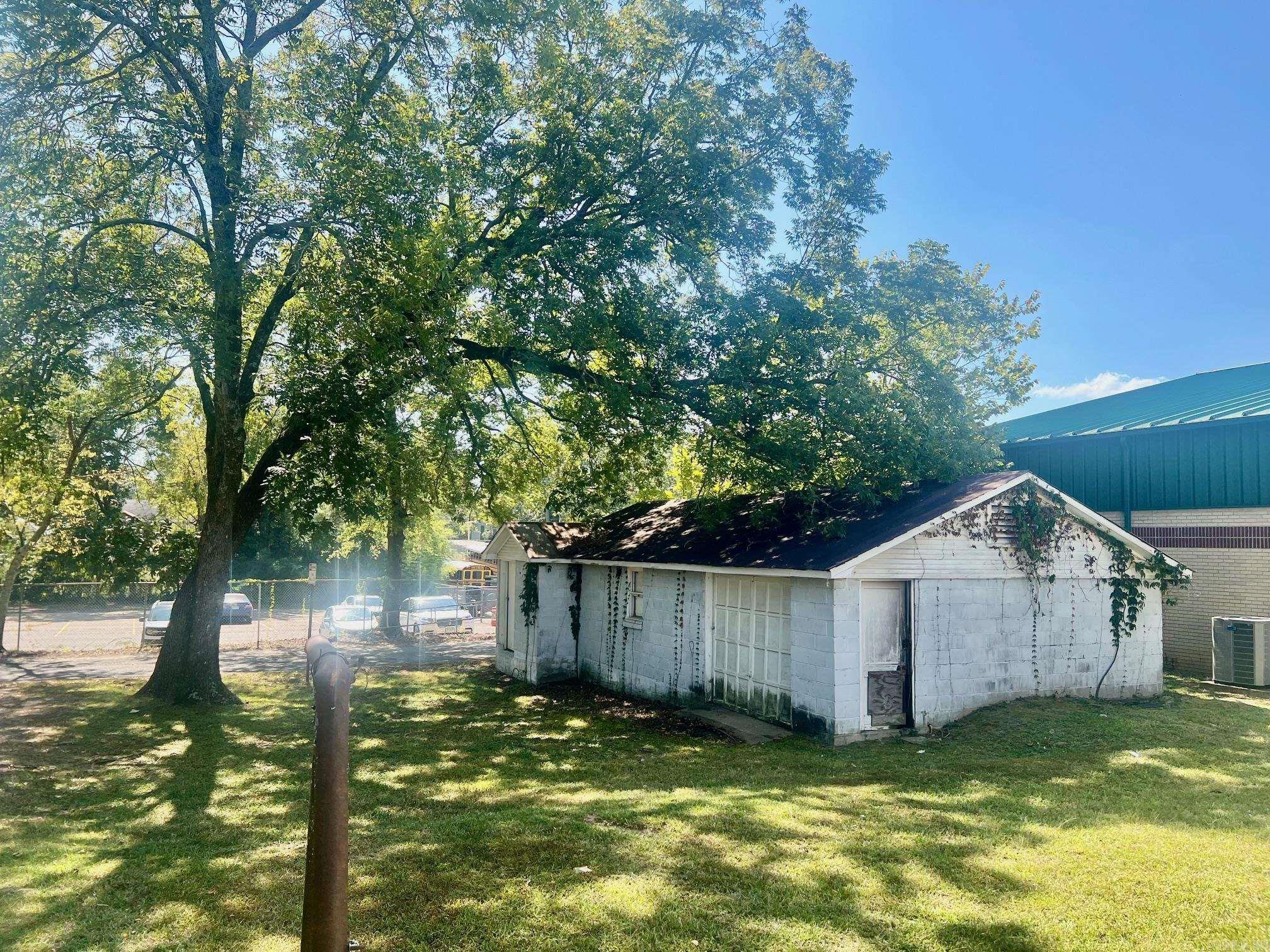 Oak Lawn - Residential